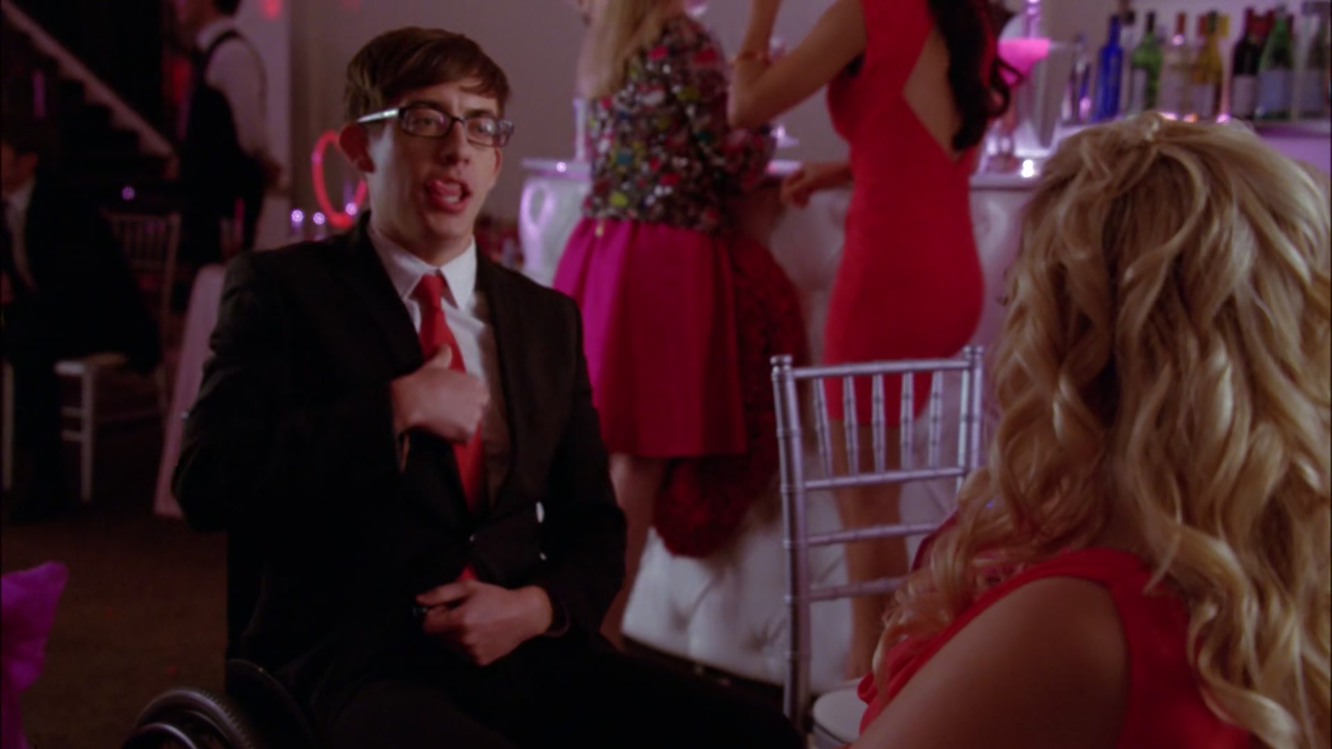 Glee414-0710.jpg