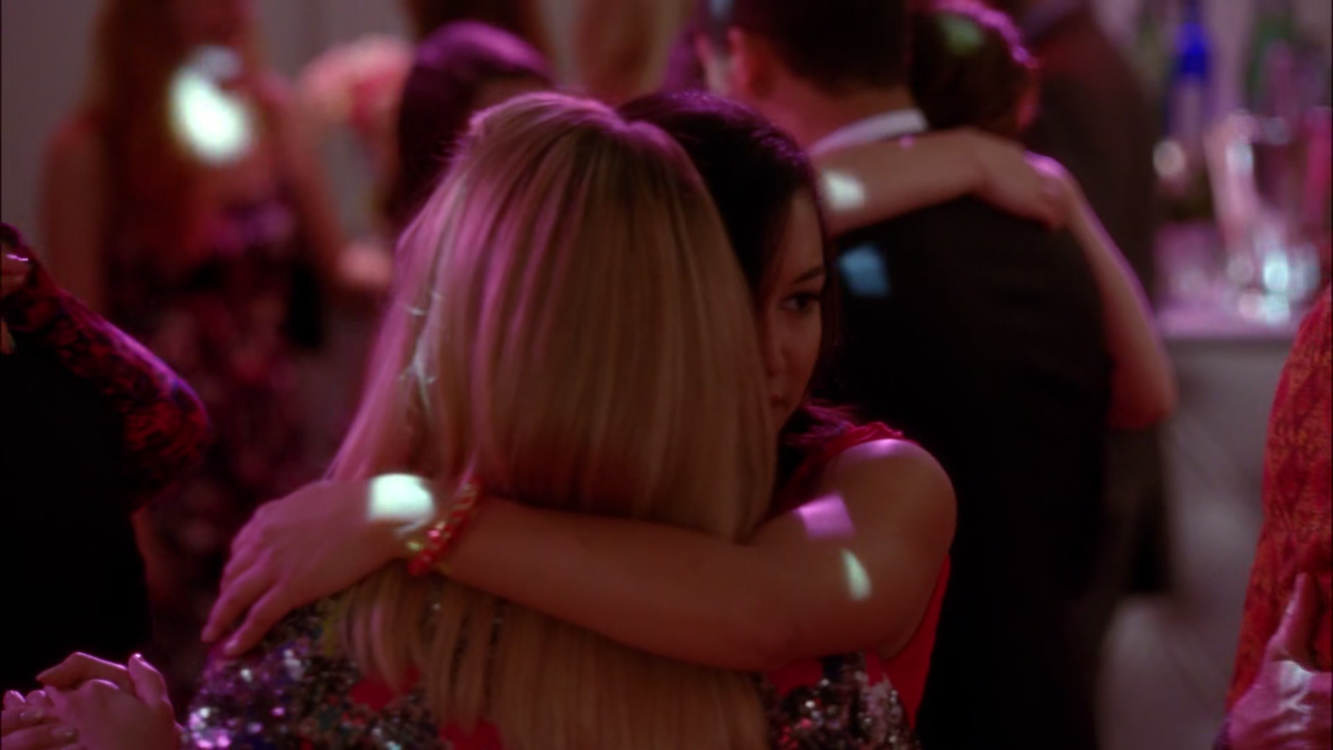 Glee414-0909.jpg