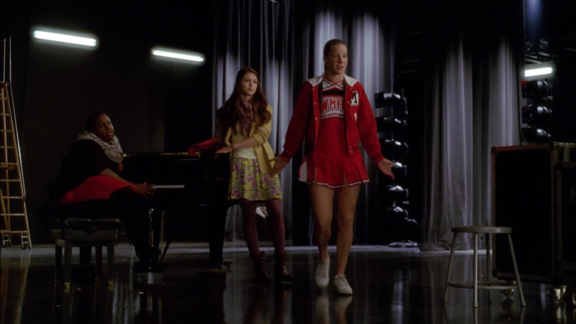 Glee417-0507.jpg
