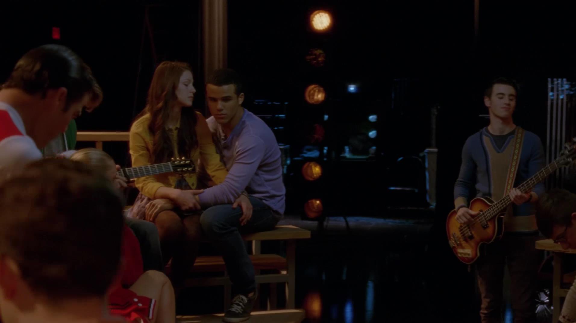 Glee_1009.jpg