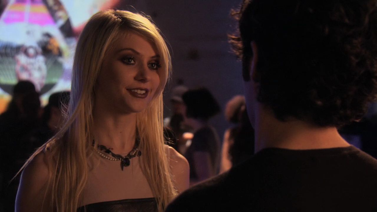 319GossipGirl1070.jpg