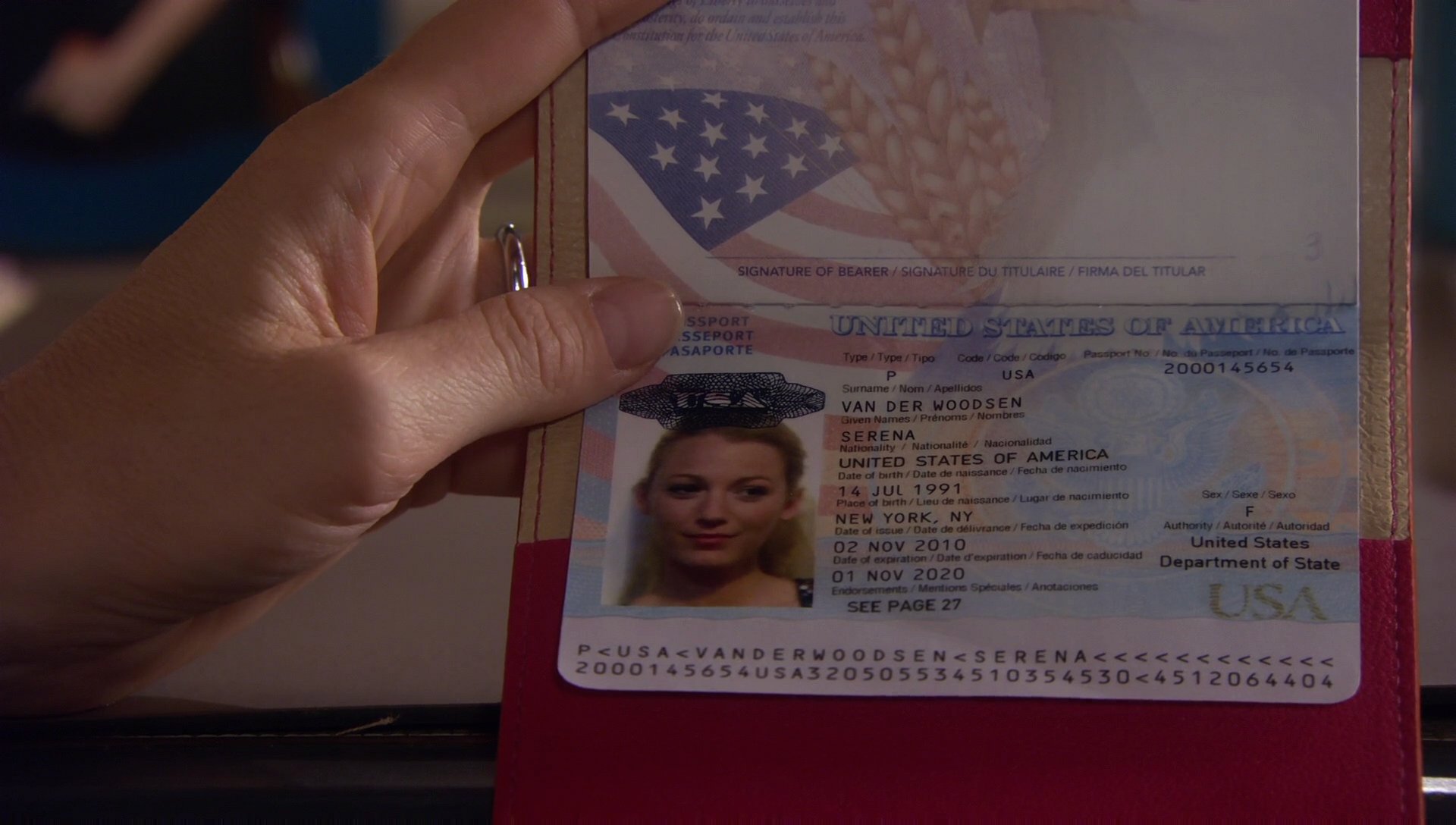 601GossipGirl0330.jpg