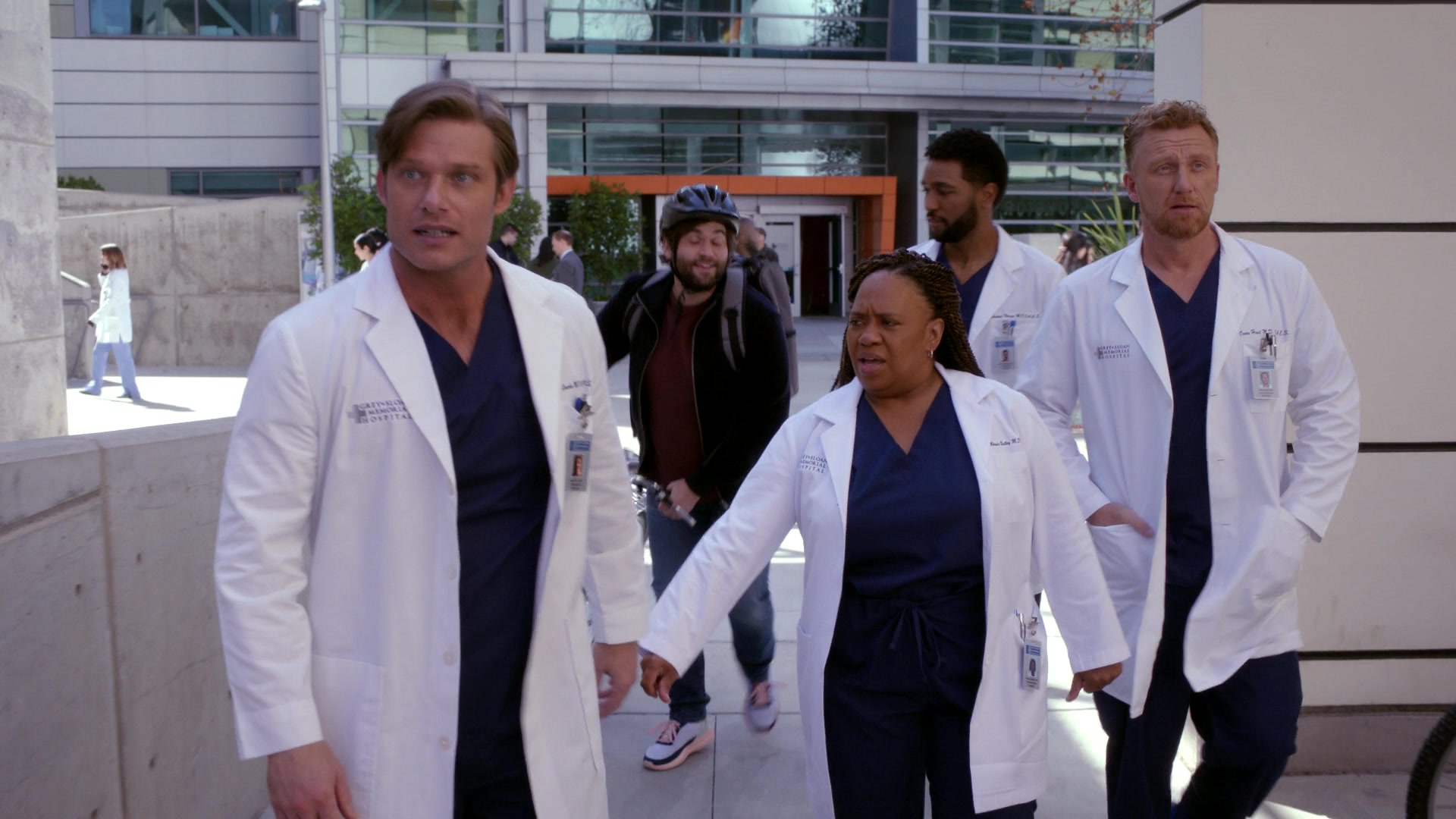Greys_Anatomy_S19E08_0253.jpg