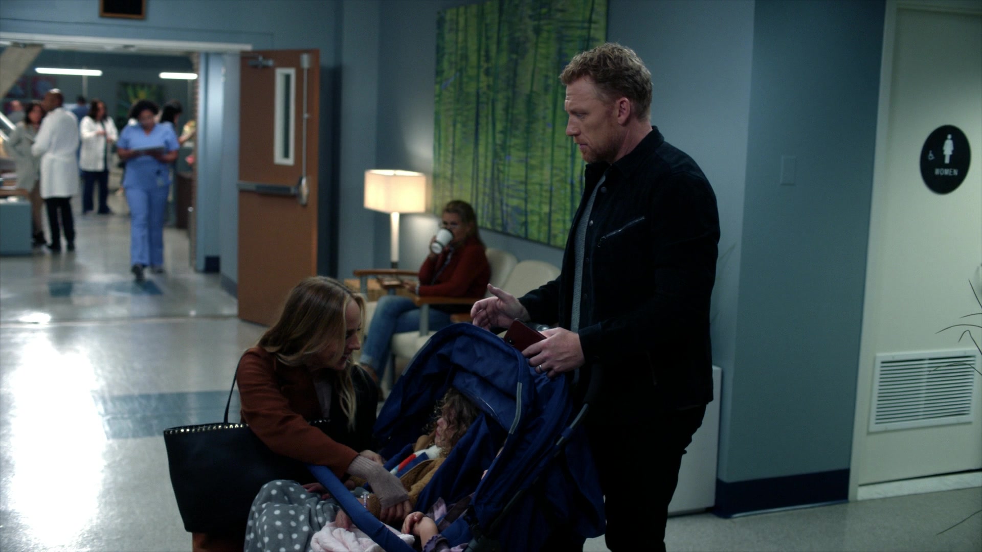 Greys_Anatomy_S19E08_1912.jpg
