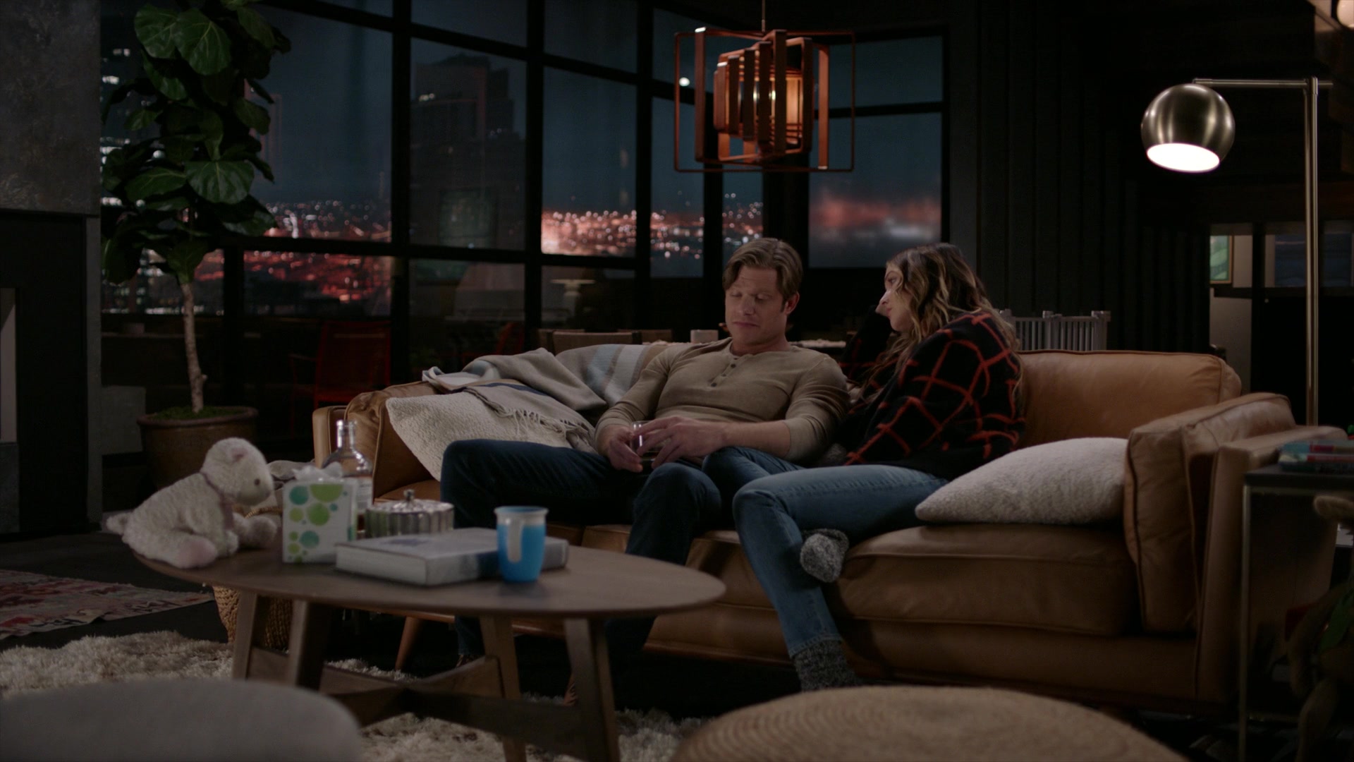 Greys_Anatomy_S19E08_1944.jpg