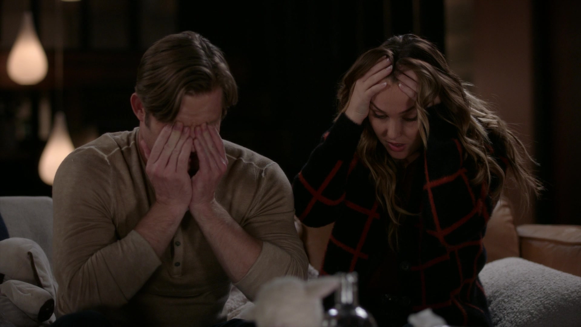 Greys_Anatomy_S19E08_1974.jpg