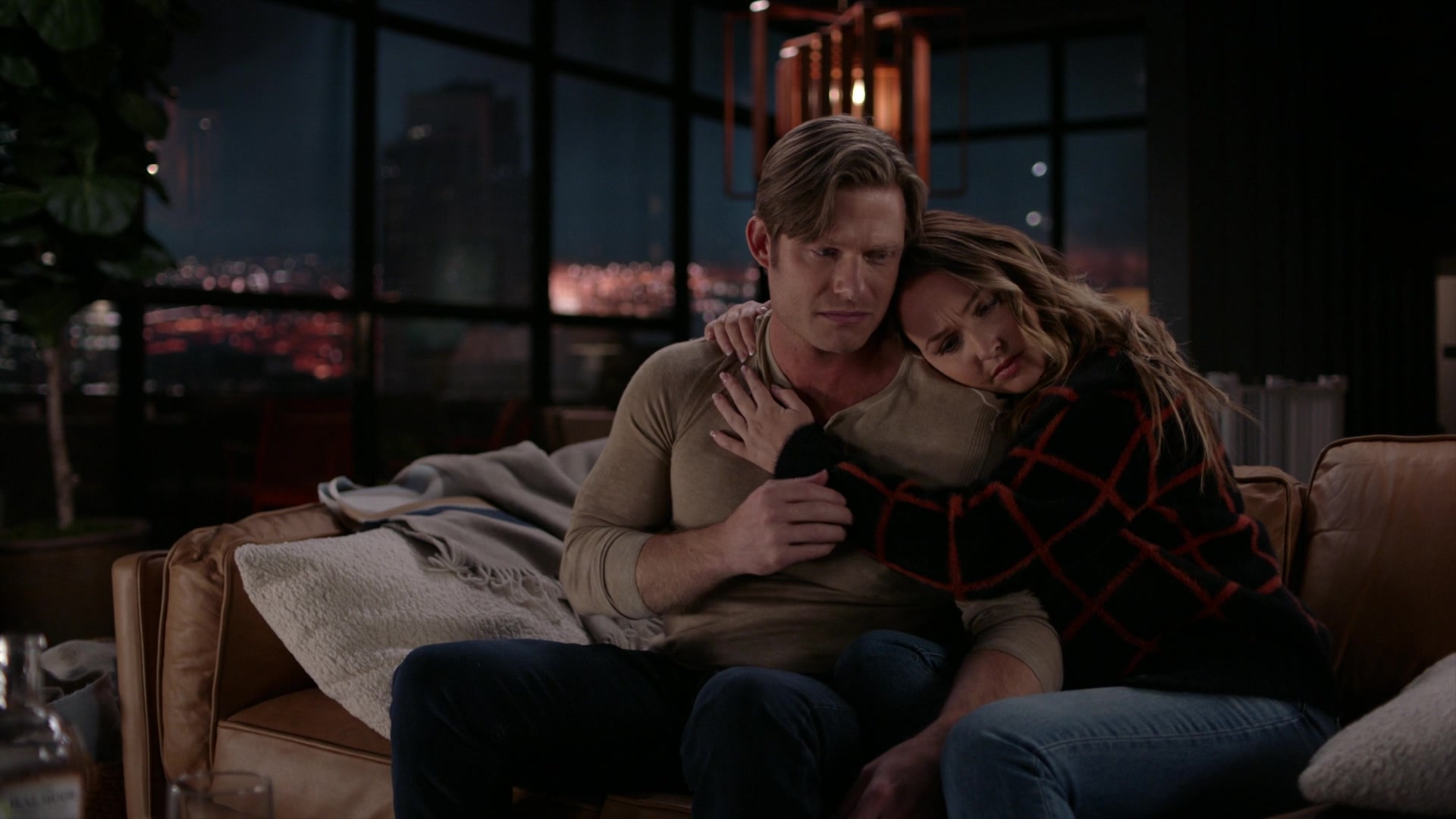 Greys_Anatomy_S19E08_1984.jpg