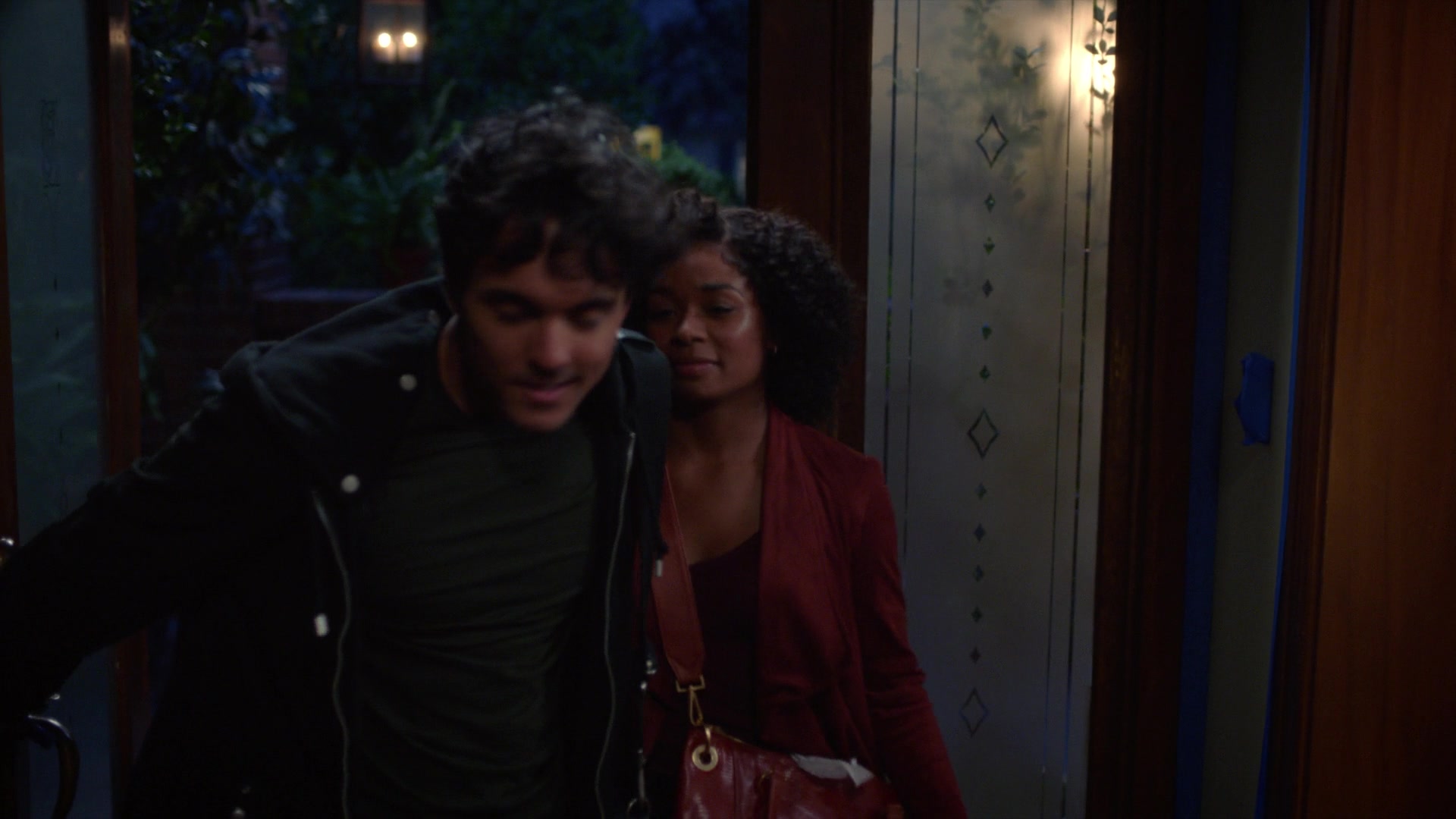 Greys_Anatomy_S19E08_2002.jpg