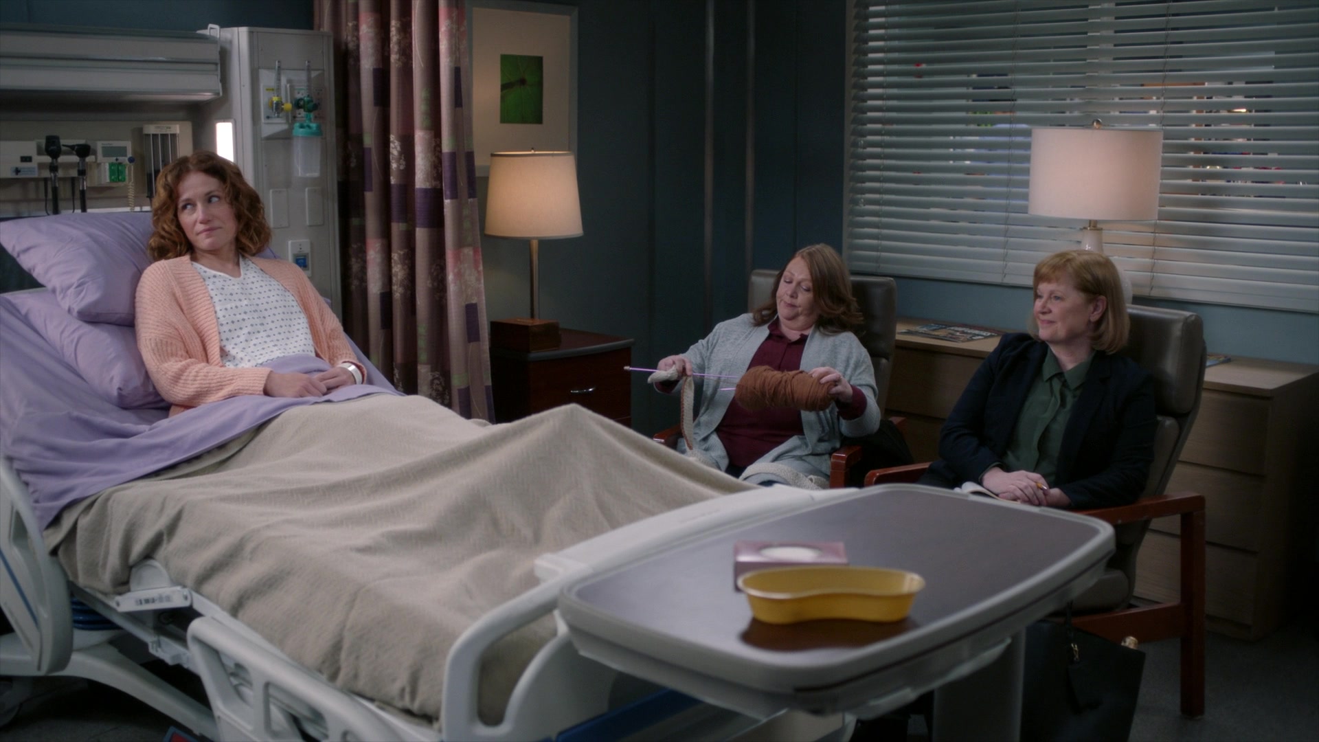 Greys_Anatomy_S19E10_0318.jpg