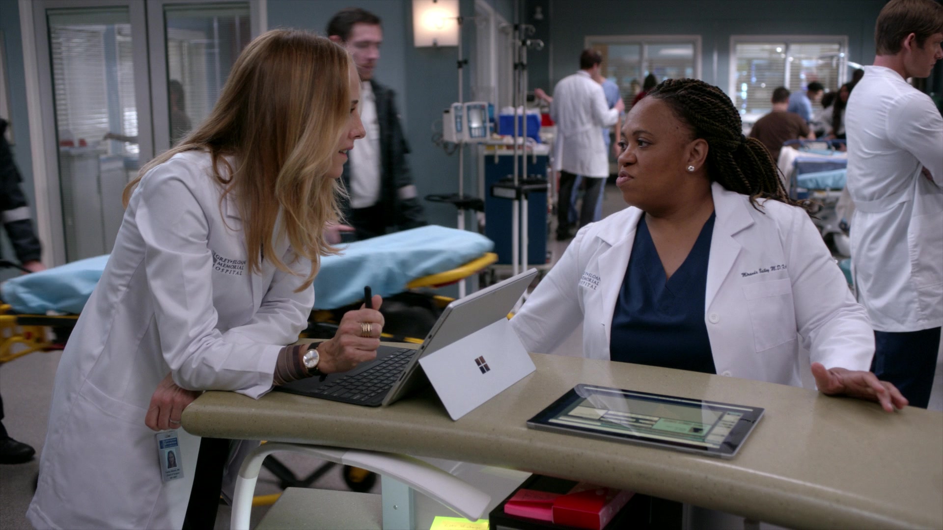 Greys_Anatomy_S19E10_0703.jpg