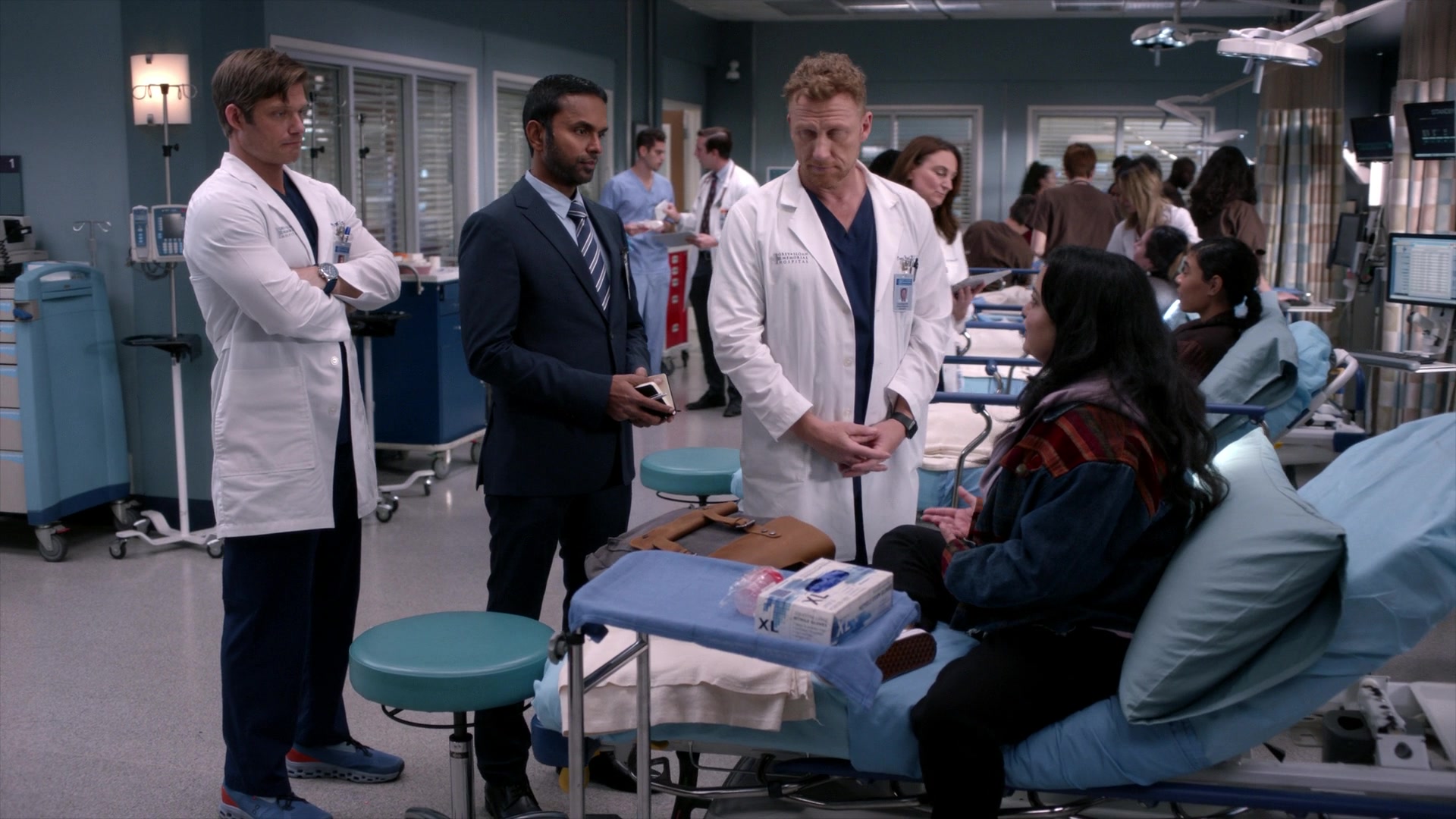 Greys_Anatomy_S19E10_0712.jpg