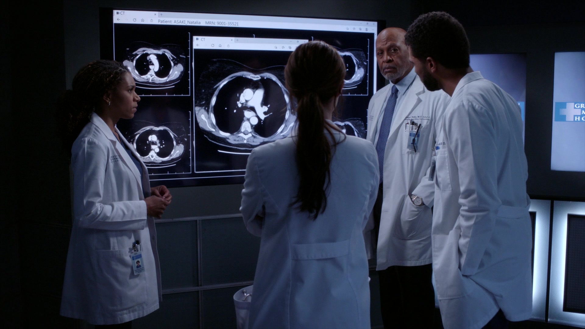 Greys_Anatomy_S19E10_0807.jpg