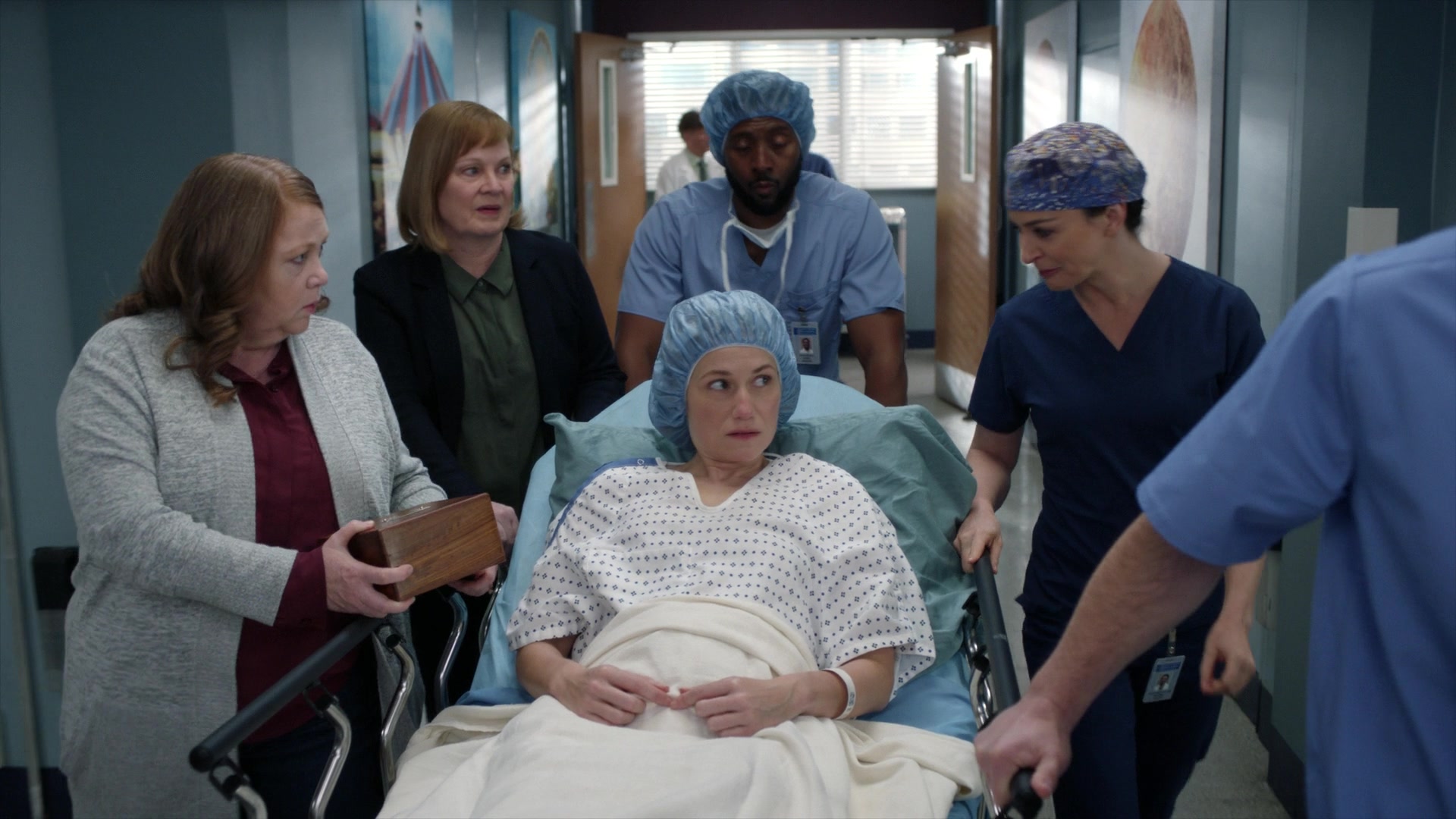 Greys_Anatomy_S19E10_1004.jpg