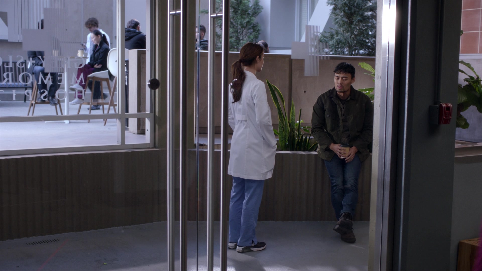 Greys_Anatomy_S19E10_1060.jpg