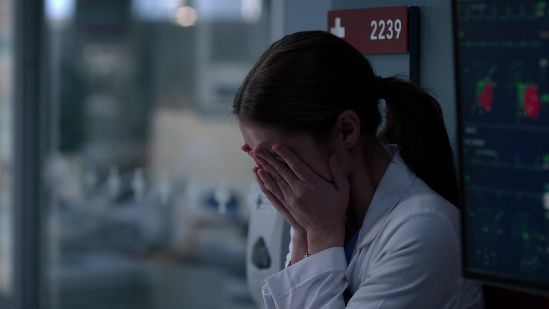 Greys_Anatomy_S19E10_1133.jpg