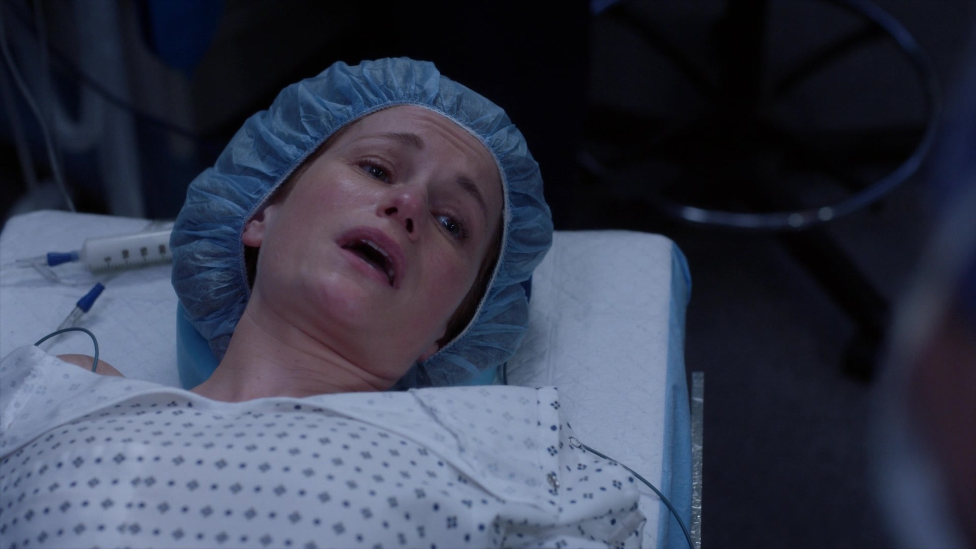Greys_Anatomy_S19E10_1213.jpg