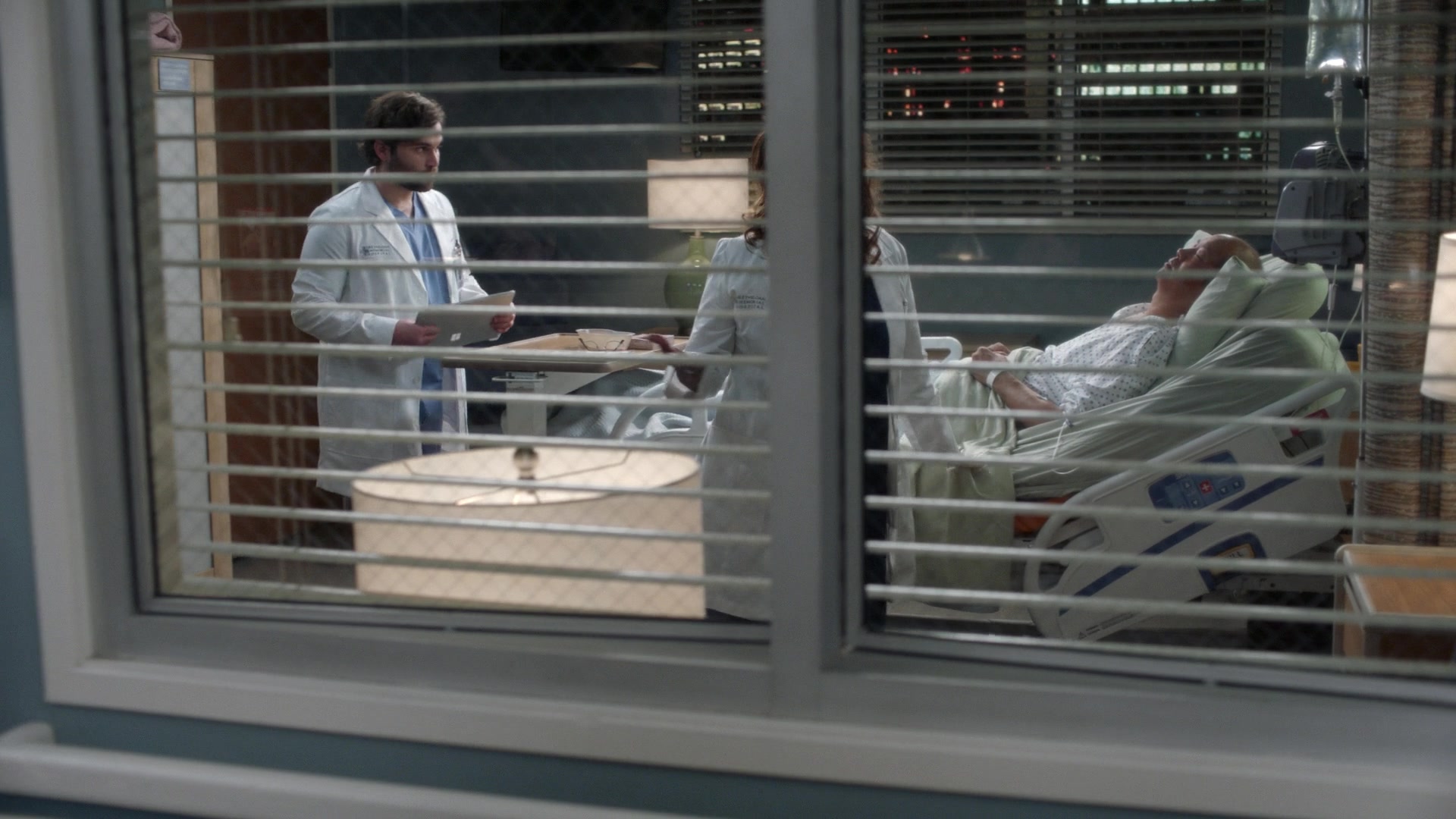 Greys_Anatomy_S19E10_1274.jpg
