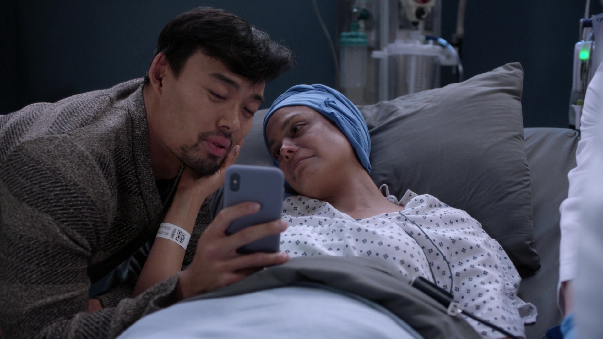 Greys_Anatomy_S19E10_1372.jpg