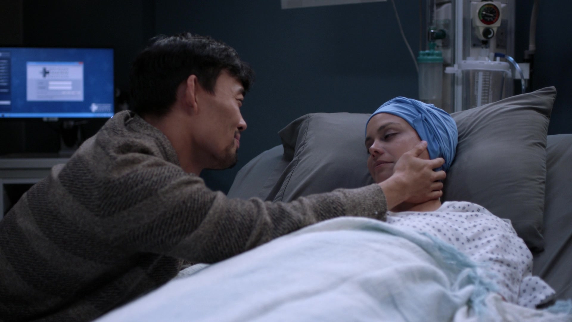 Greys_Anatomy_S19E10_1414.jpg