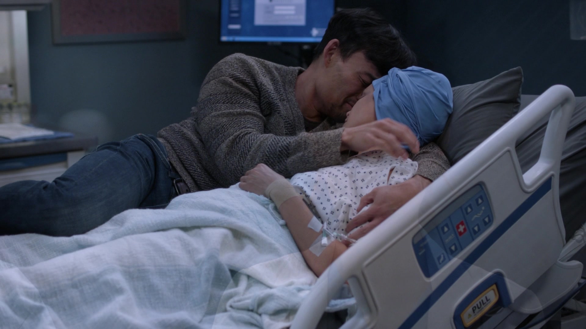 Greys_Anatomy_S19E10_1467.jpg