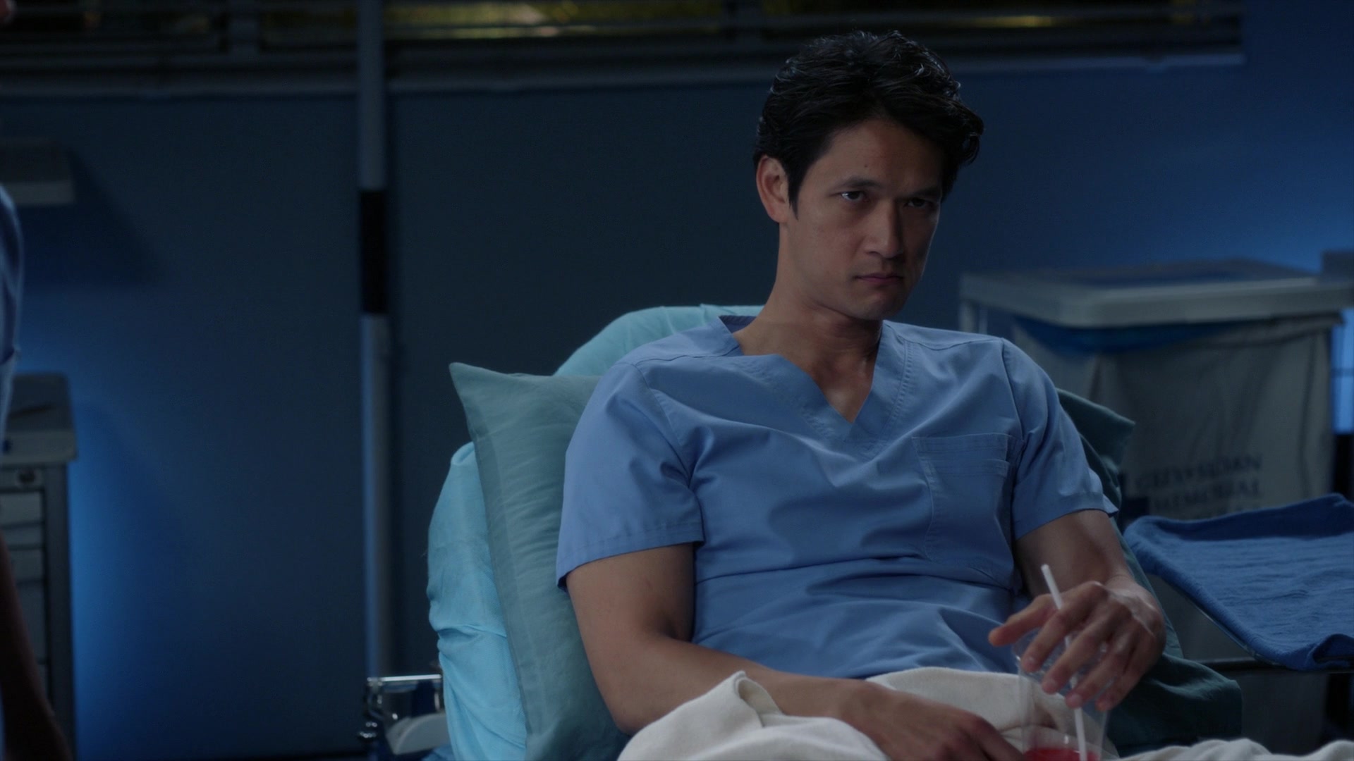 Greys_Anatomy_S19E10_1485.jpg