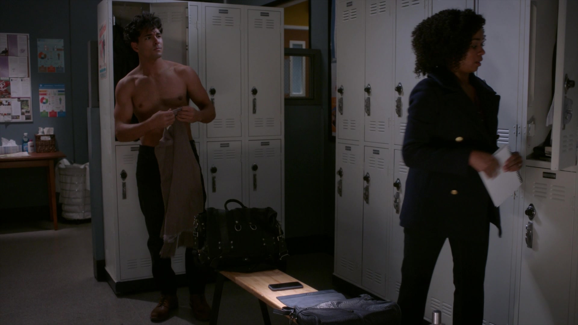 Greys_Anatomy_S19E10_1745.jpg