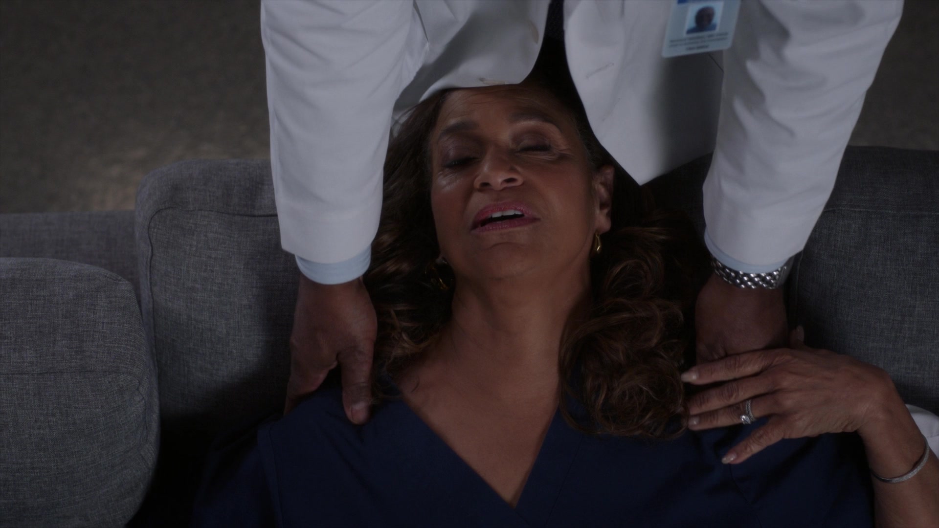 Greys_Anatomy_S19E10_1836.jpg