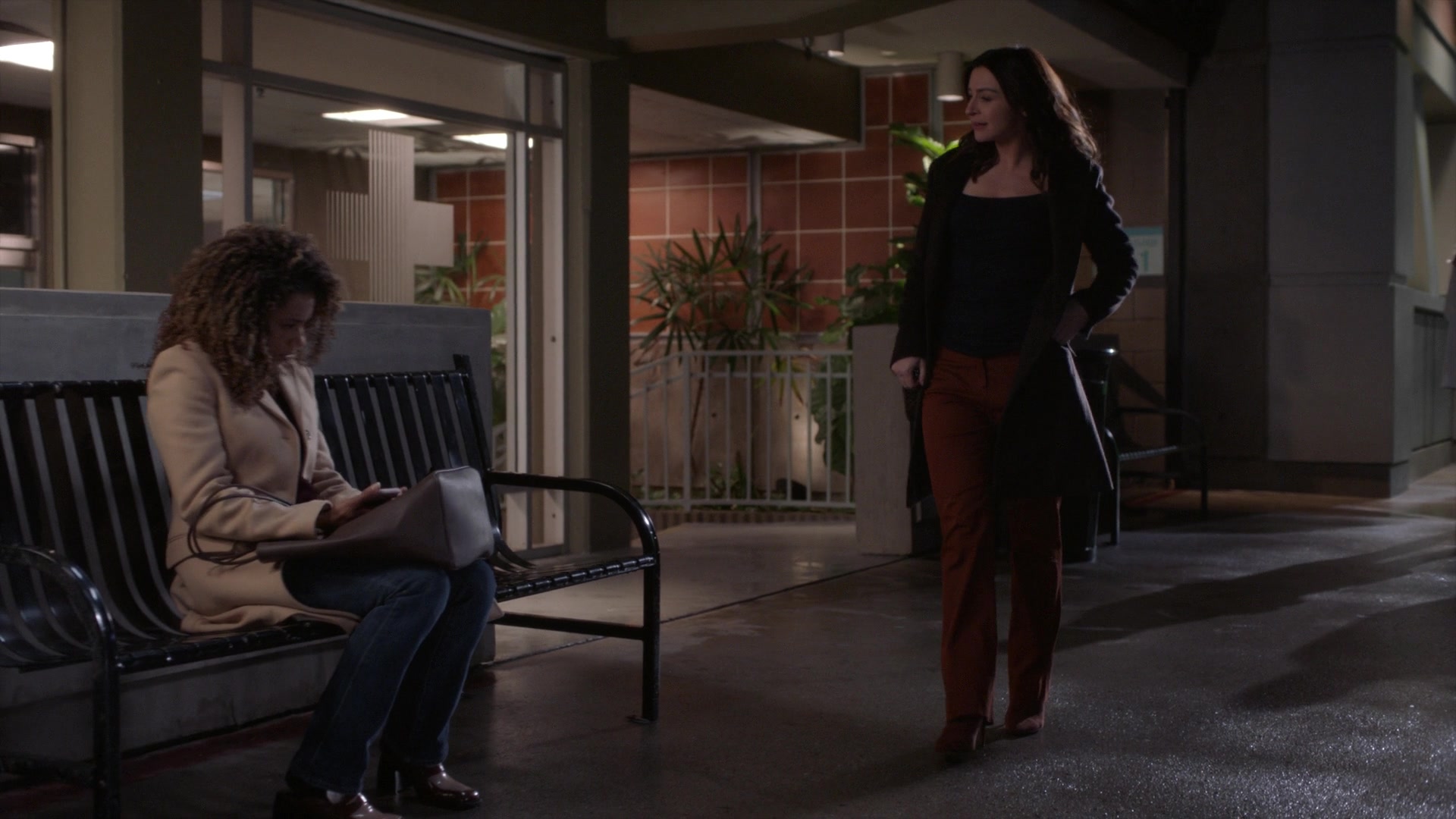 Greys_Anatomy_S19E10_1907.jpg