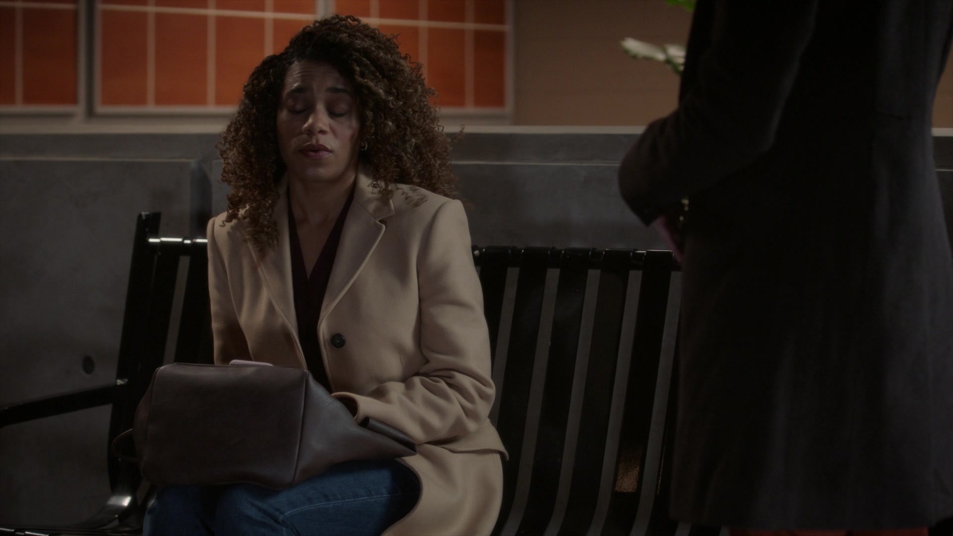 Greys_Anatomy_S19E10_1912.jpg
