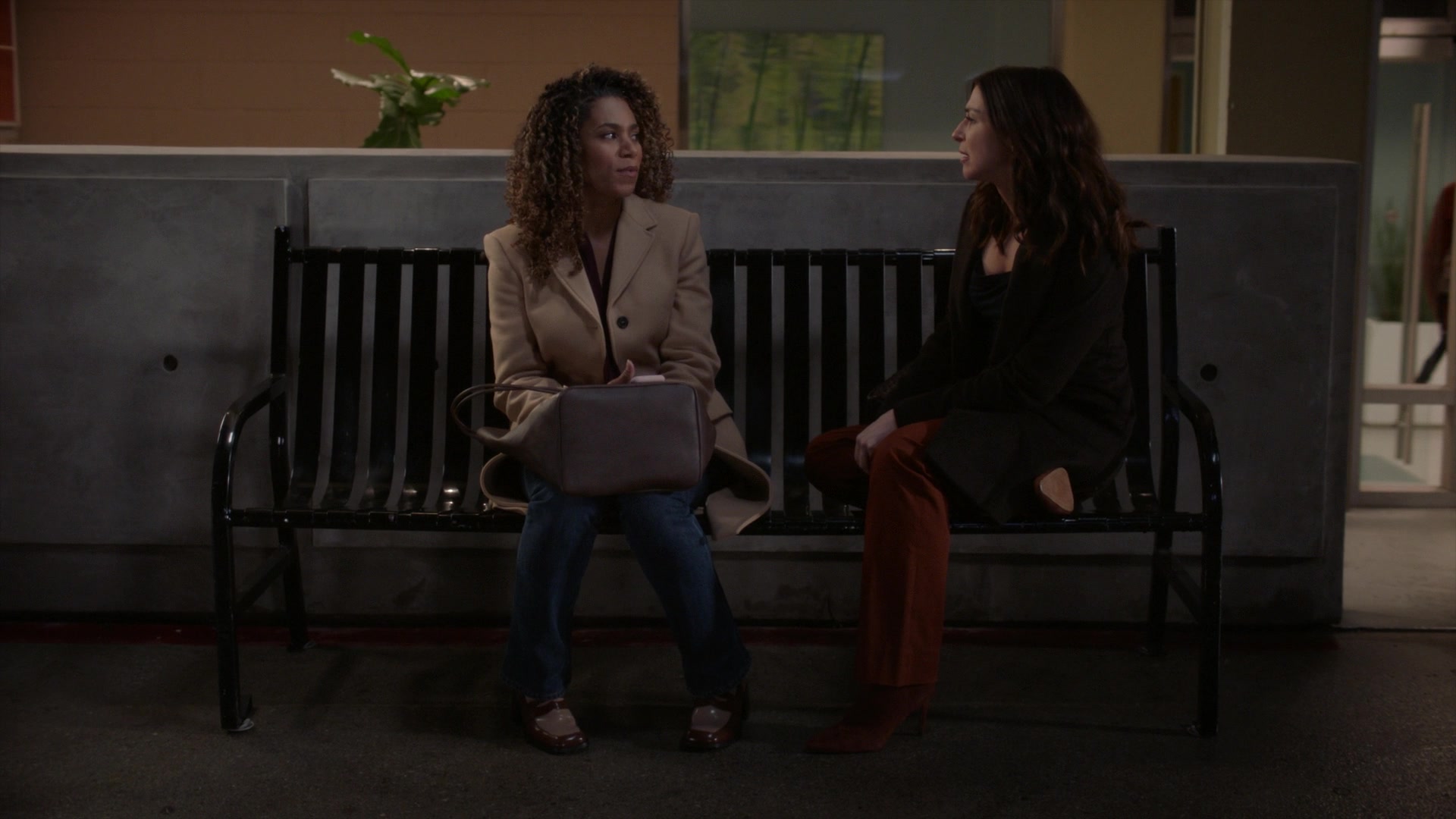 Greys_Anatomy_S19E10_1917.jpg