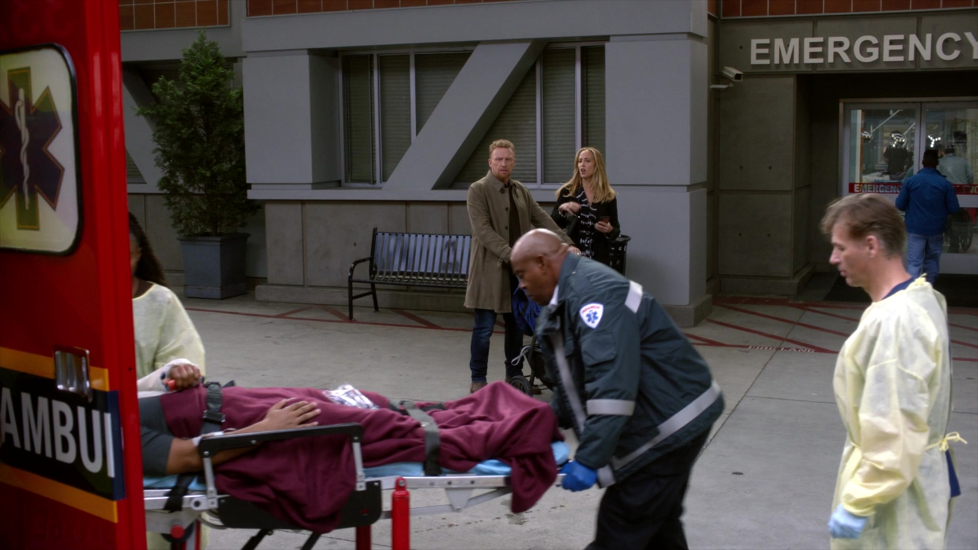 Greys_Anatomy_S19E11_0095.jpg