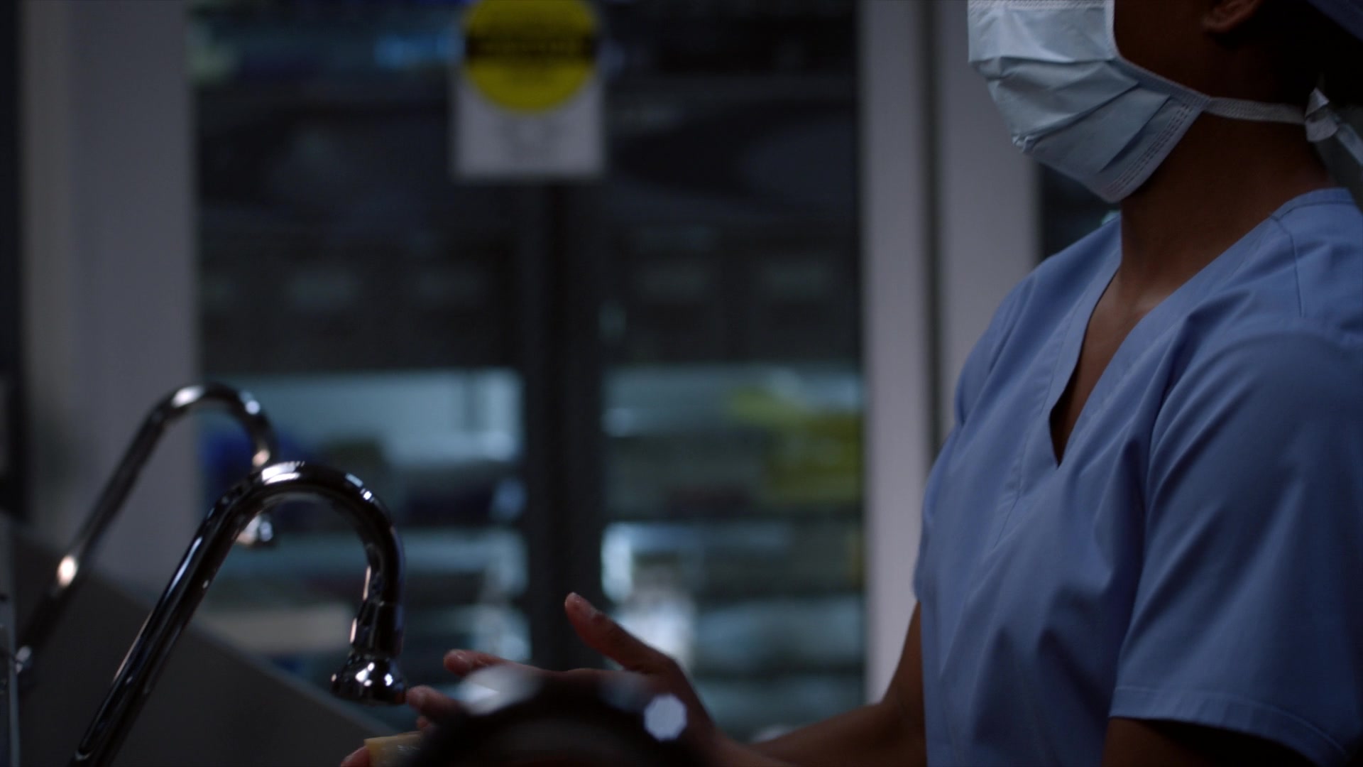 Greys_Anatomy_S19E11_0814.jpg