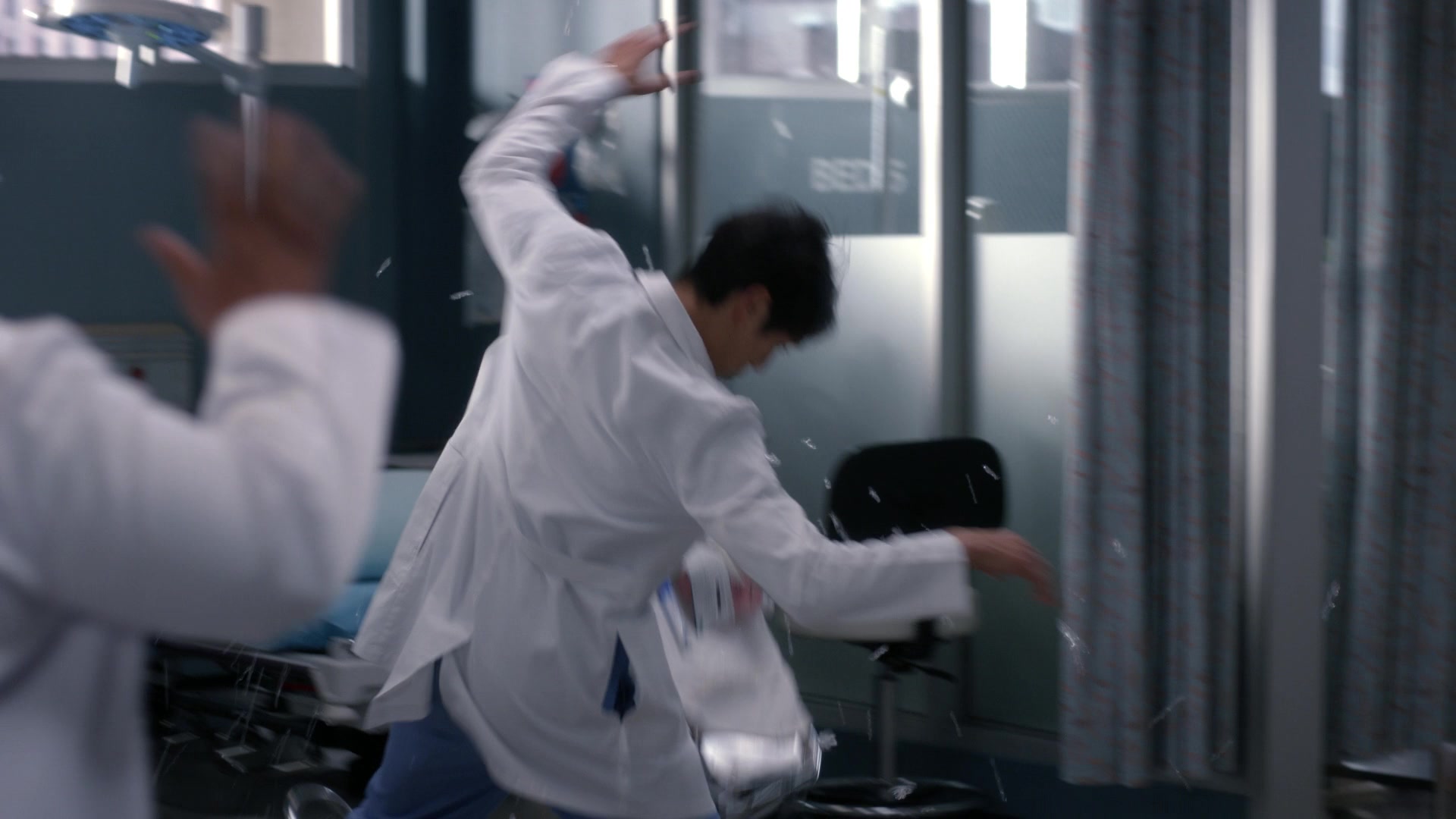 Greys_Anatomy_S19E11_0904.jpg