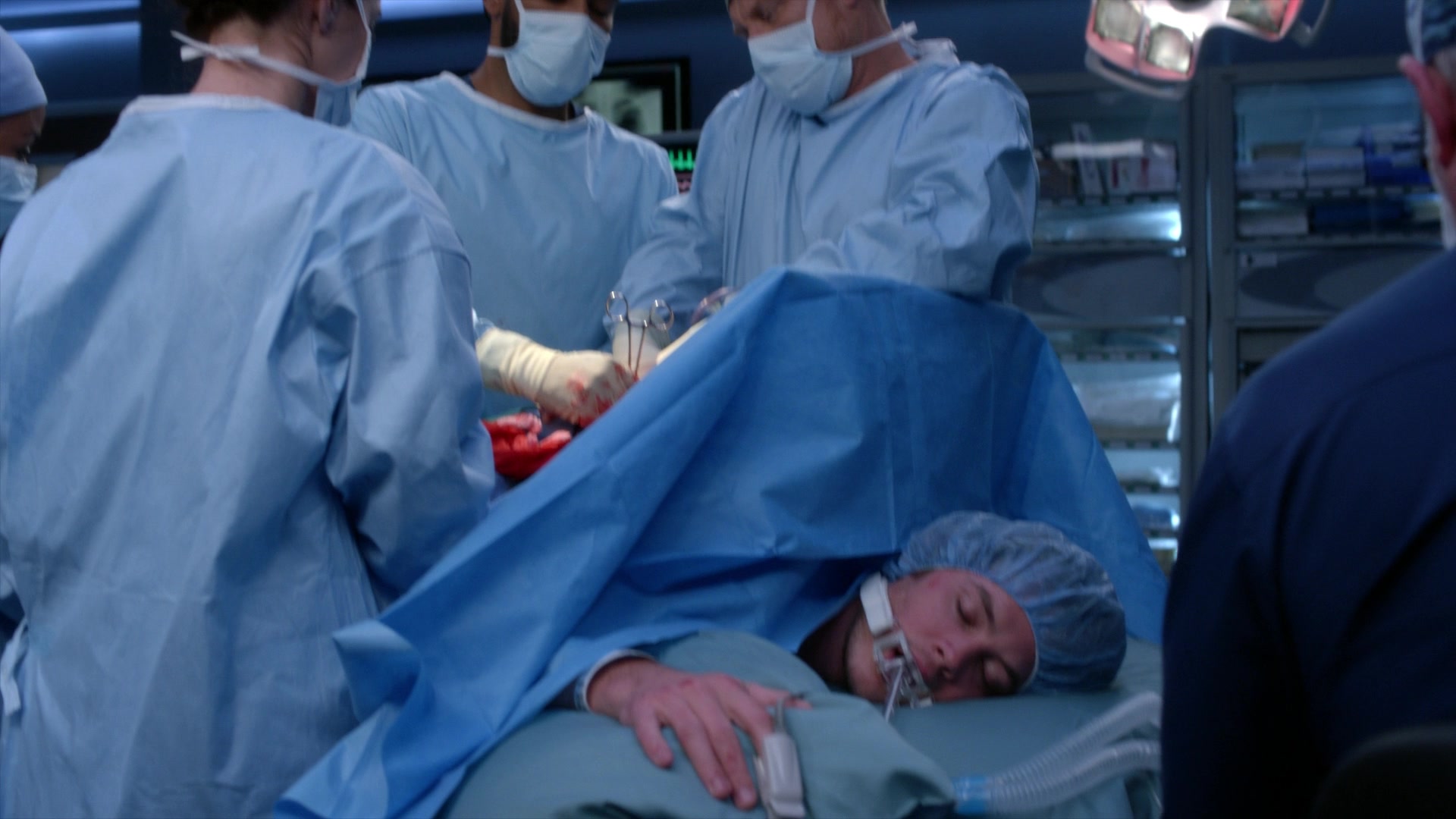 Greys_Anatomy_S19E11_1013.jpg