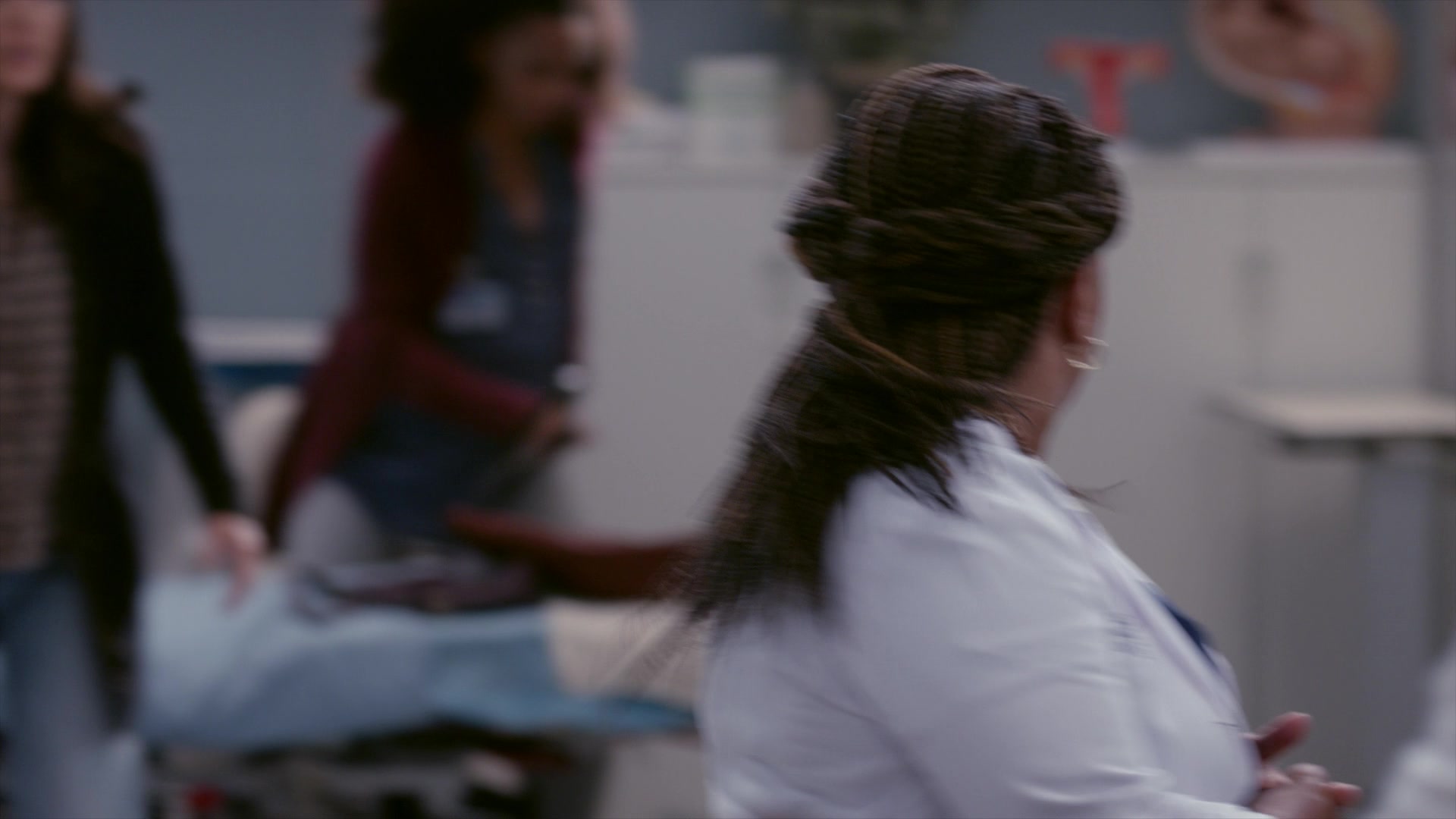 Greys_Anatomy_S19E11_1134.jpg