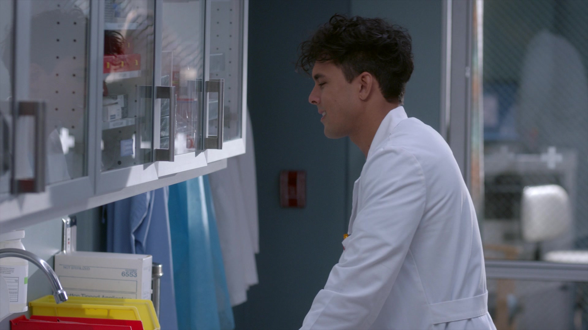 Greys_Anatomy_S19E11_1167.jpg