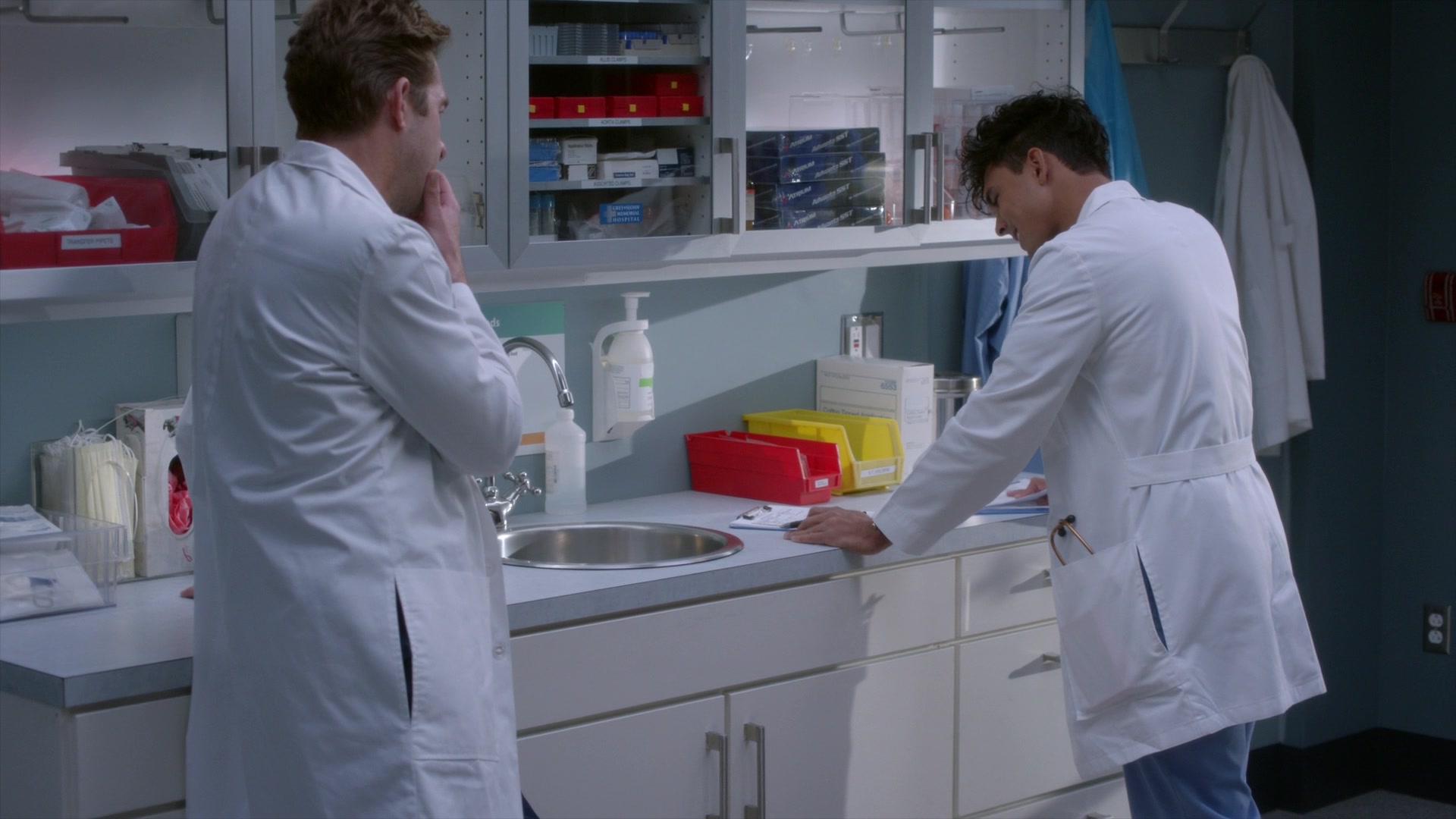 Greys_Anatomy_S19E11_1176.jpg