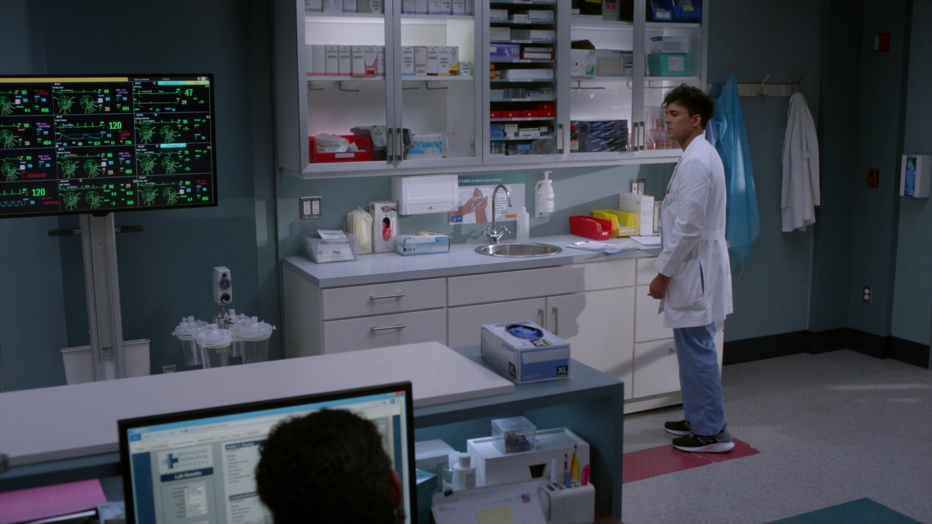 Greys_Anatomy_S19E11_1233.jpg