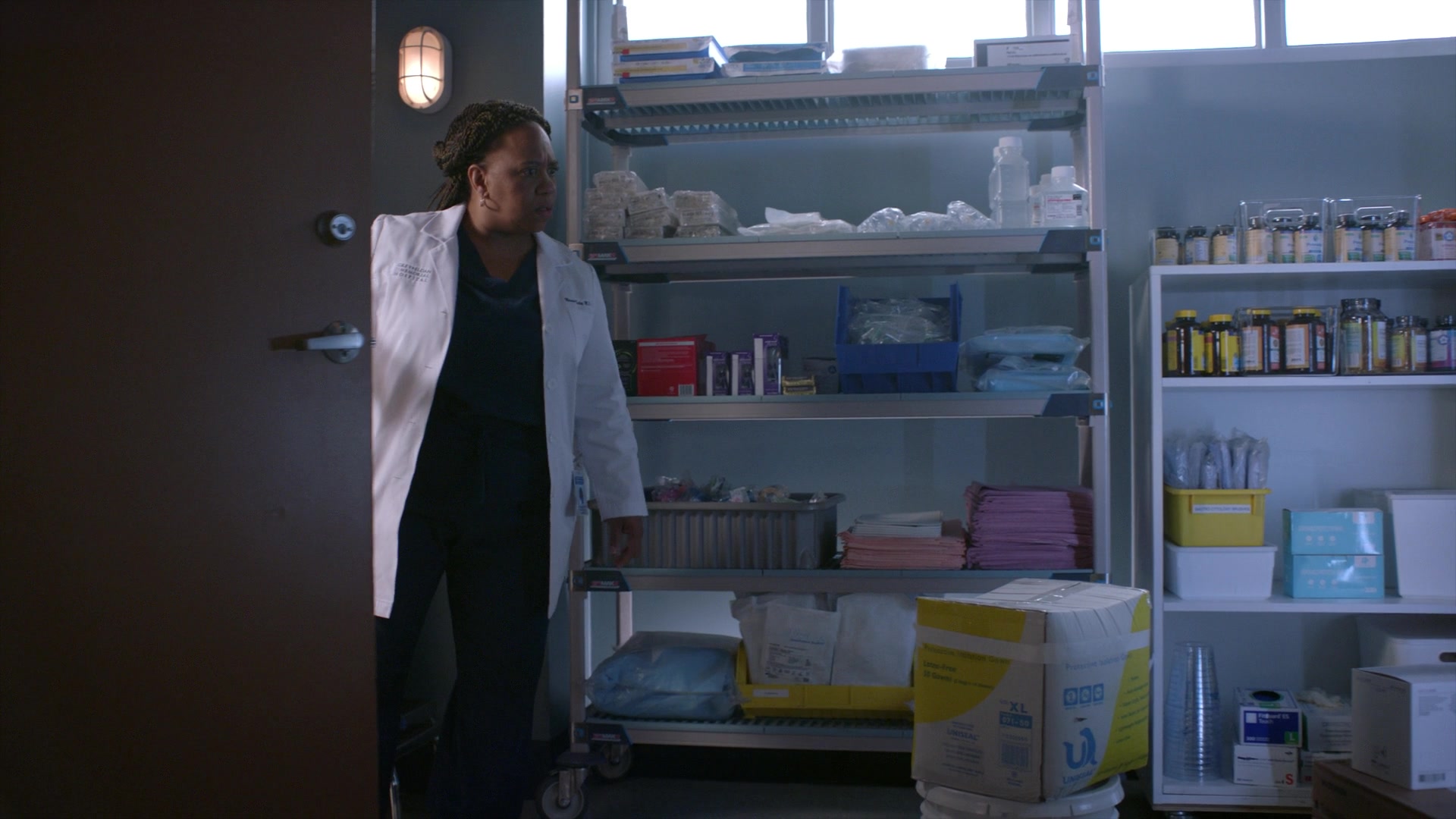 Greys_Anatomy_S19E11_1240.jpg