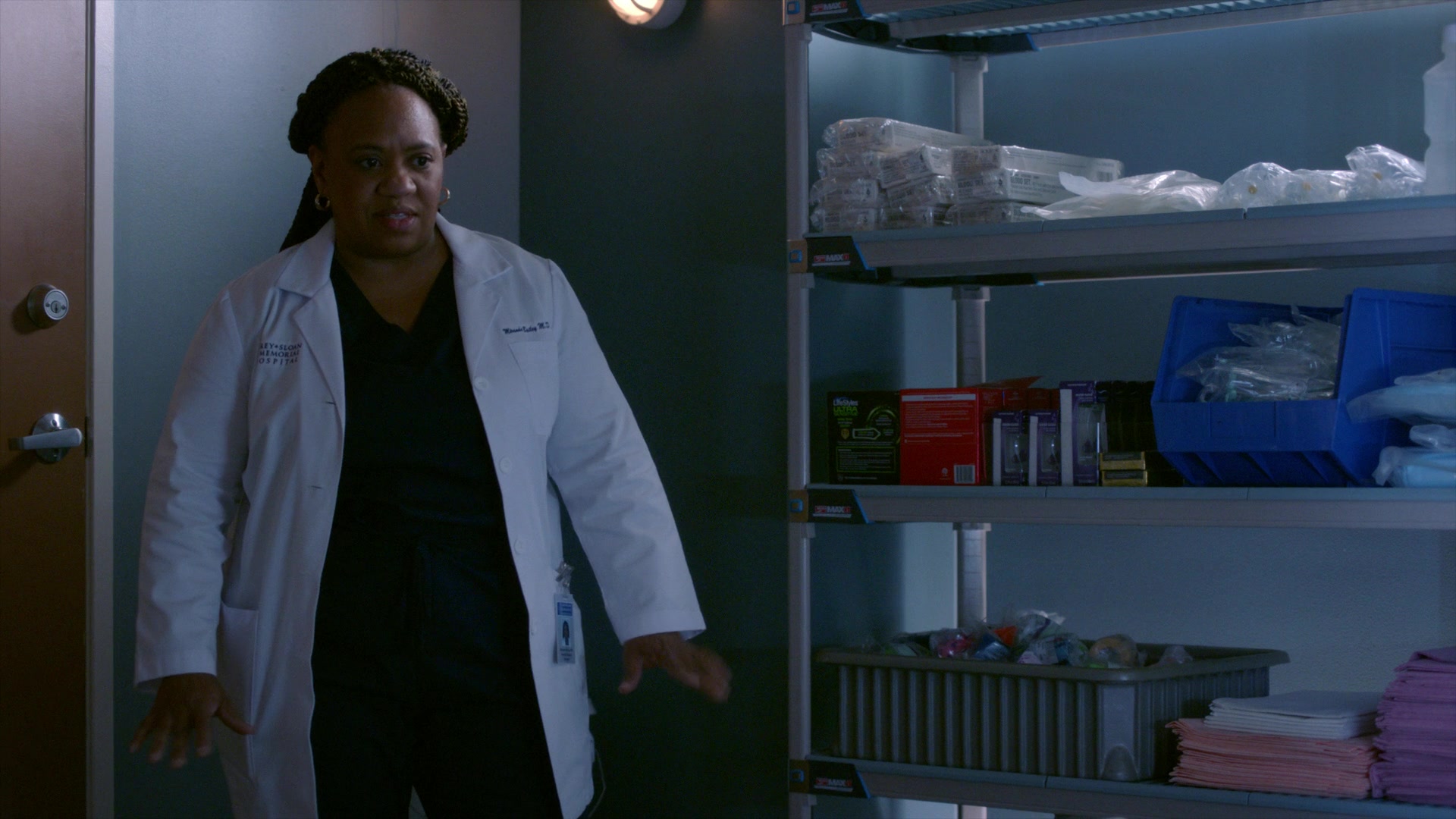 Greys_Anatomy_S19E11_1255.jpg
