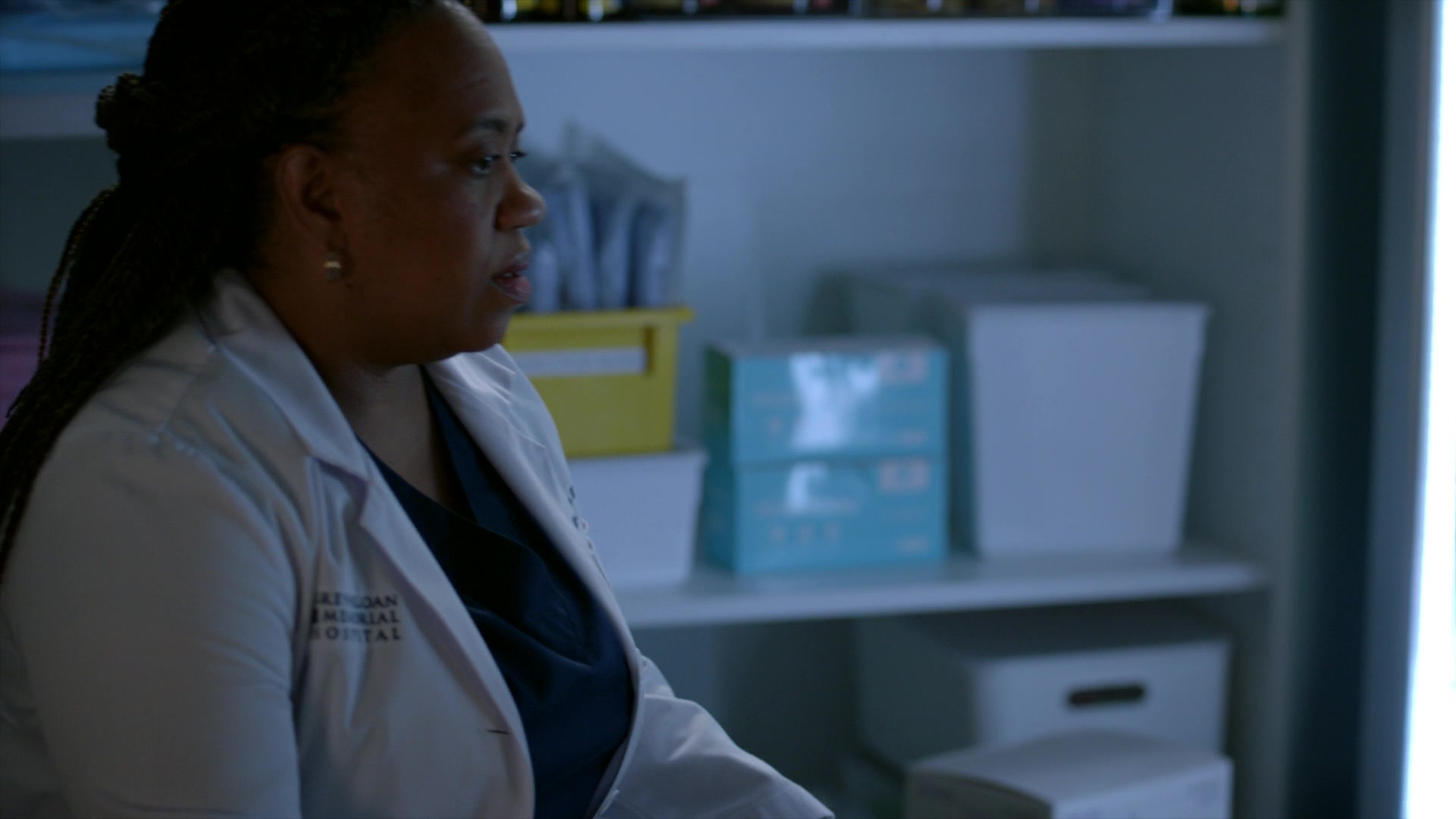 Greys_Anatomy_S19E11_1299.jpg