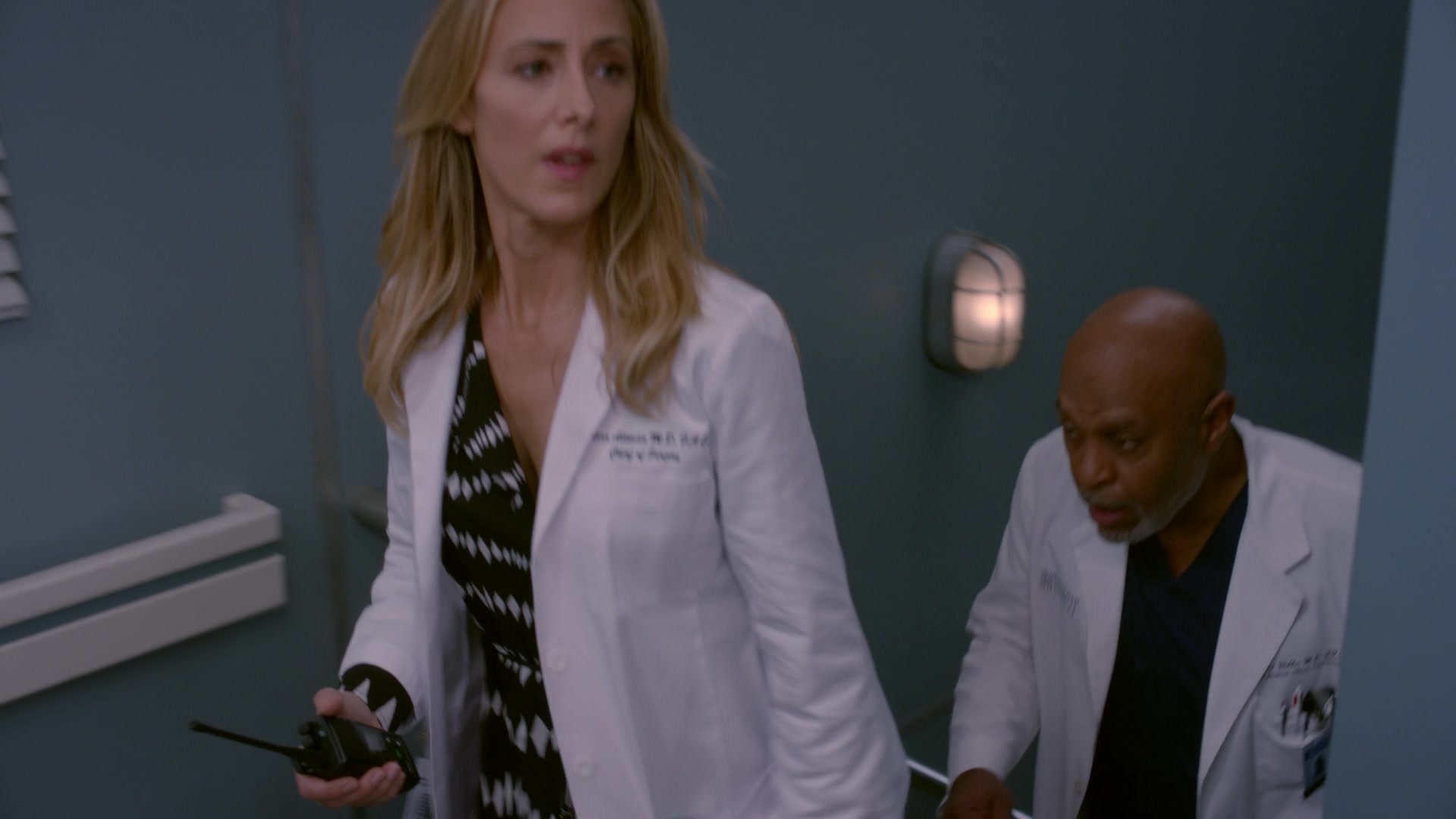 Greys_Anatomy_S19E11_1361.jpg