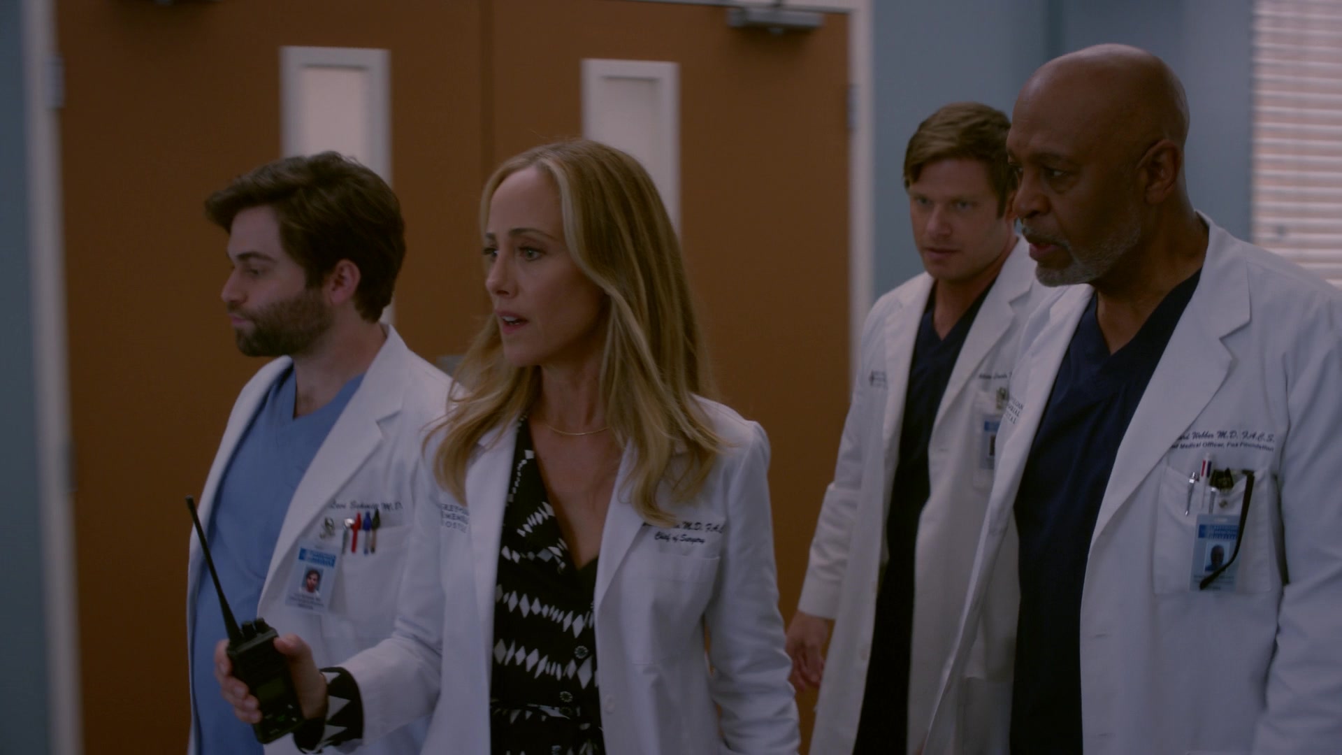 Greys_Anatomy_S19E11_1369.jpg