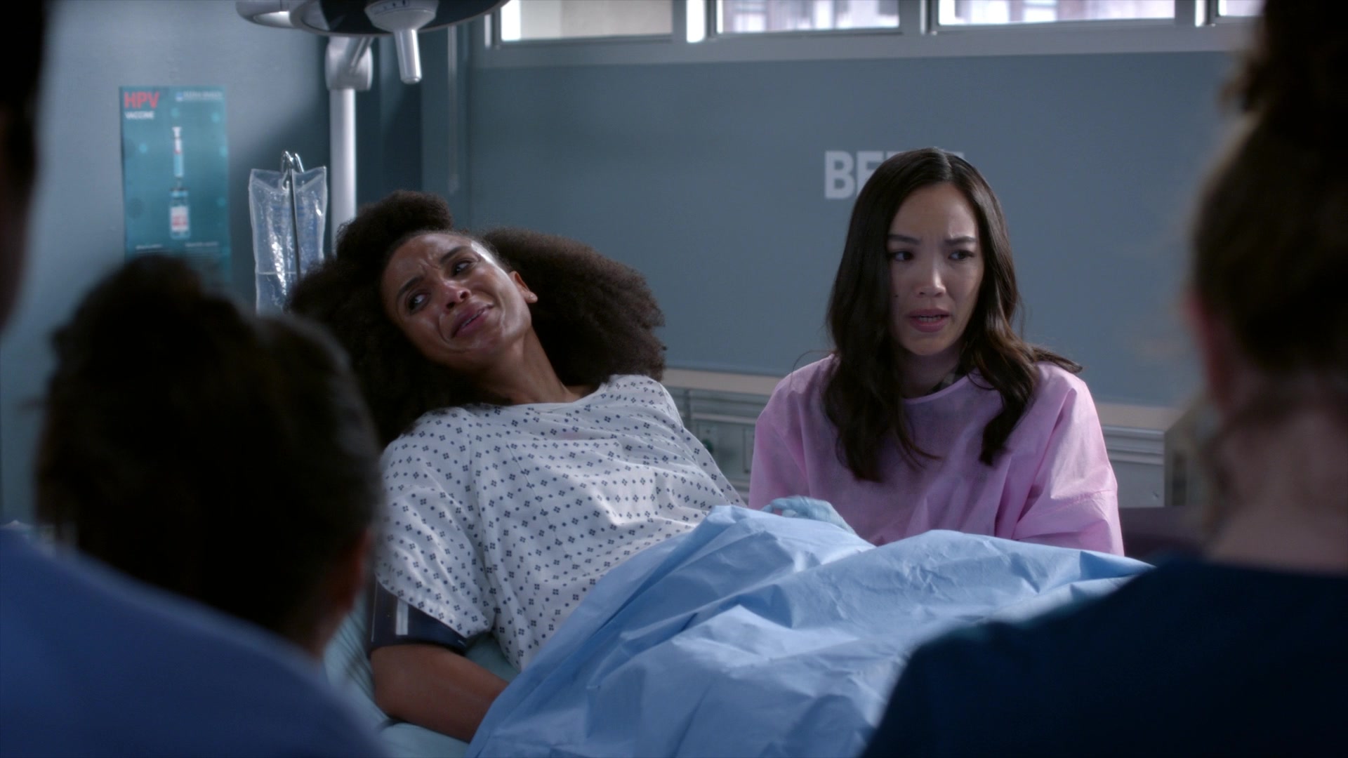 Greys_Anatomy_S19E11_1409.jpg