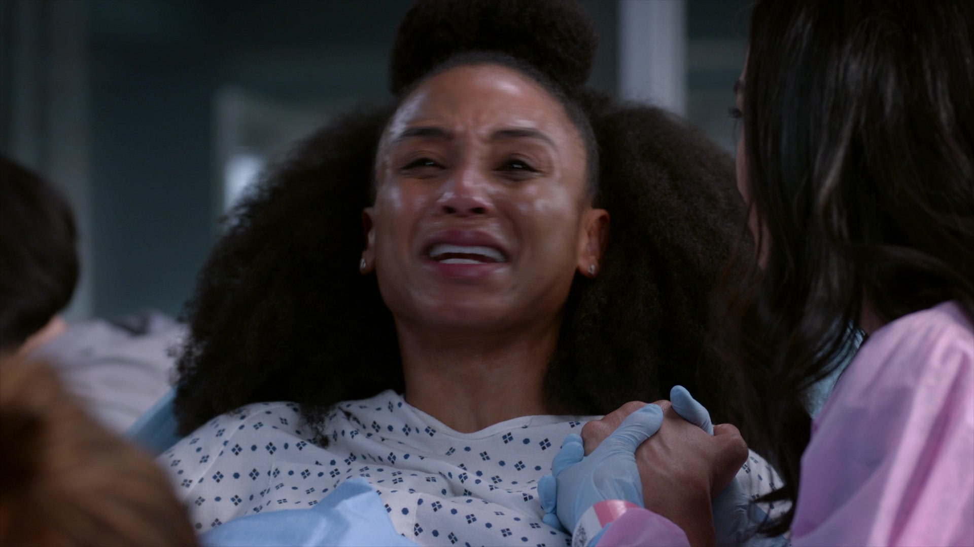 Greys_Anatomy_S19E11_1415.jpg