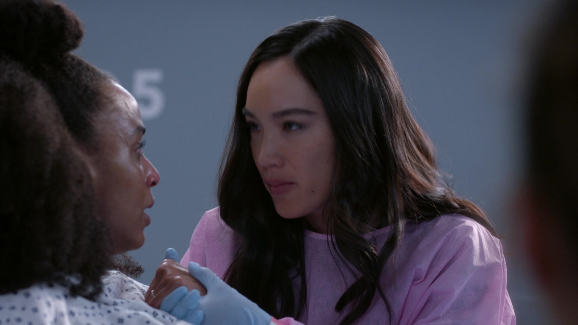 Greys_Anatomy_S19E11_1423.jpg