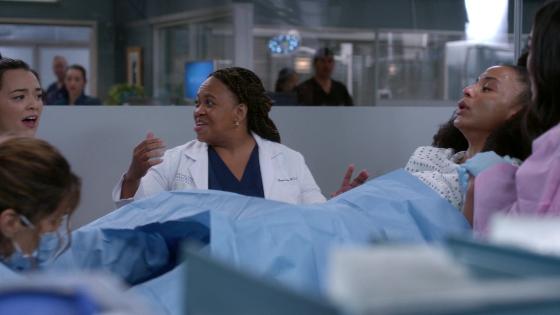 Greys_Anatomy_S19E11_1470.jpg