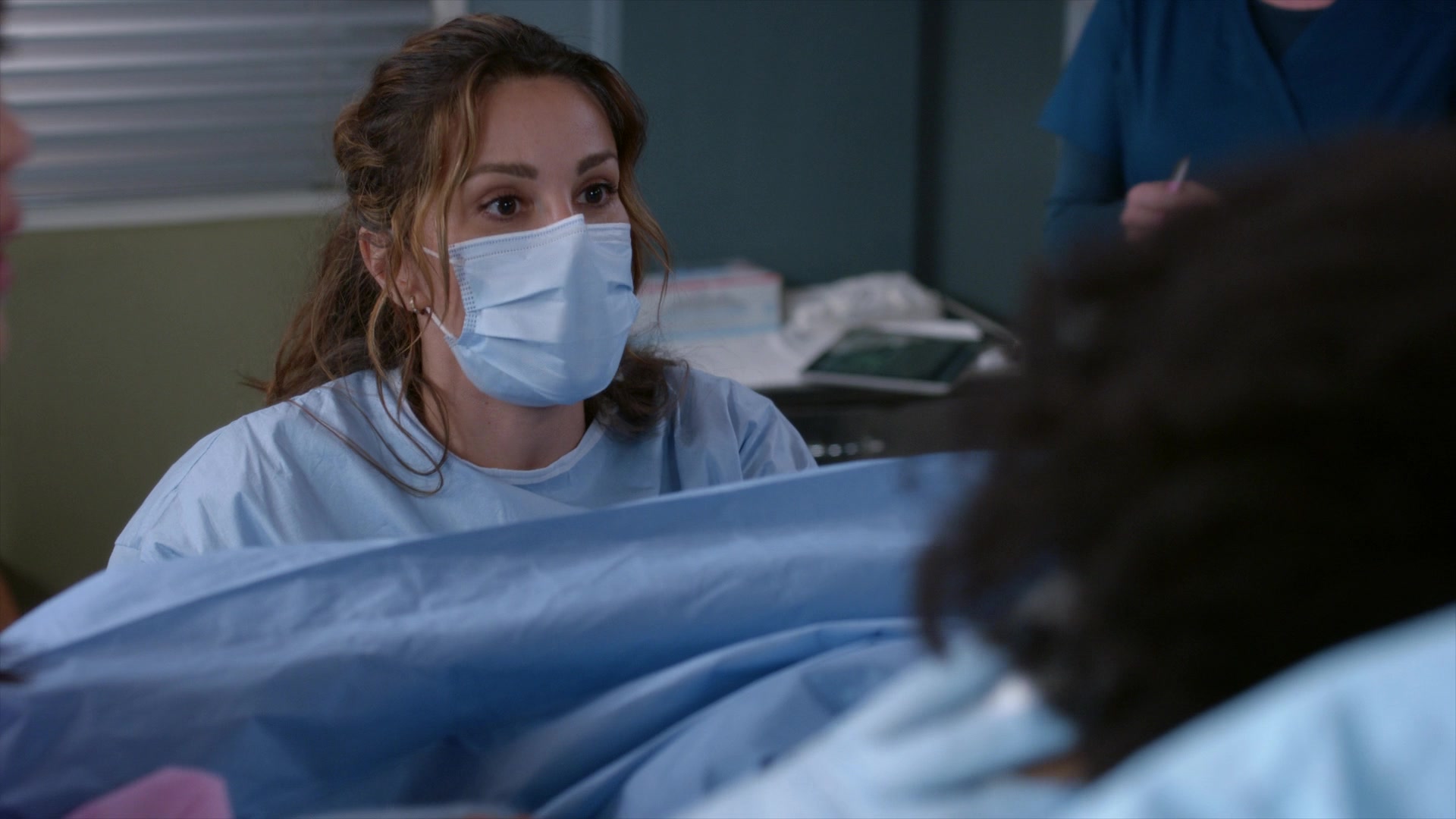 Greys_Anatomy_S19E11_1495.jpg