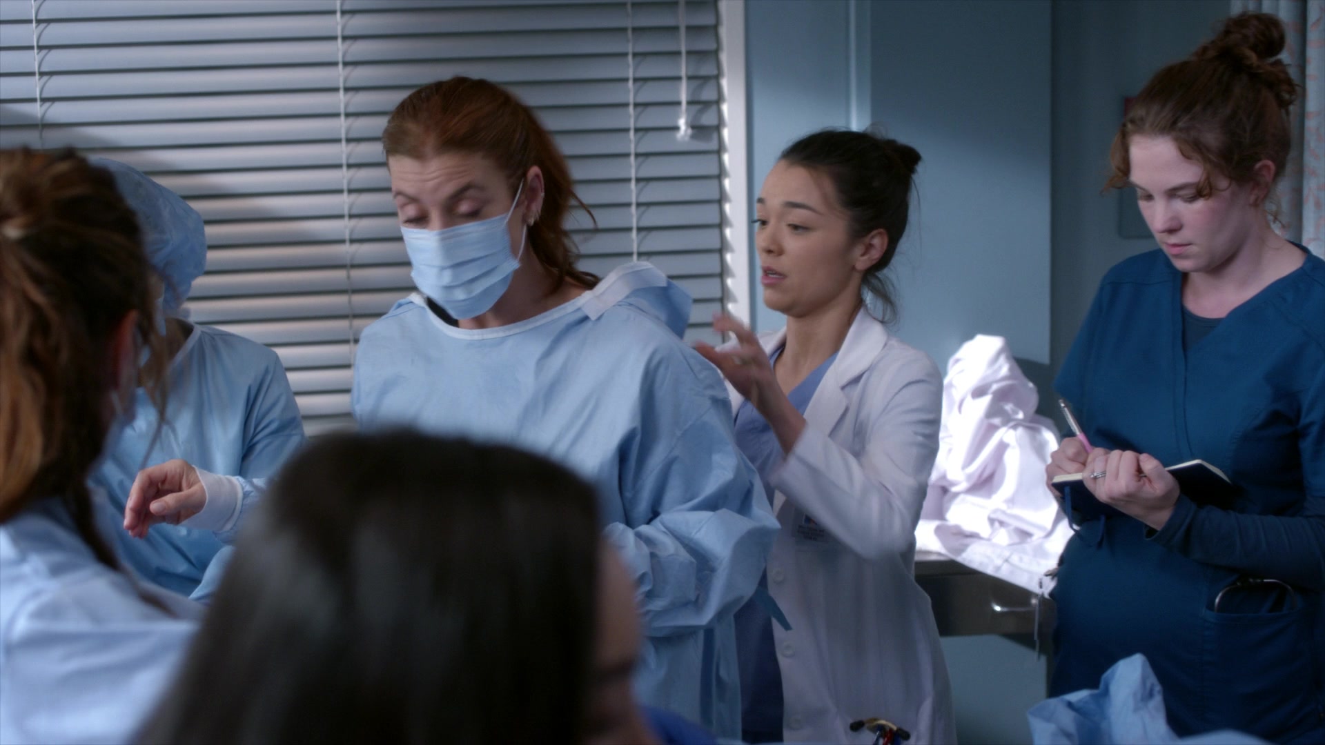 Greys_Anatomy_S19E11_1527.jpg