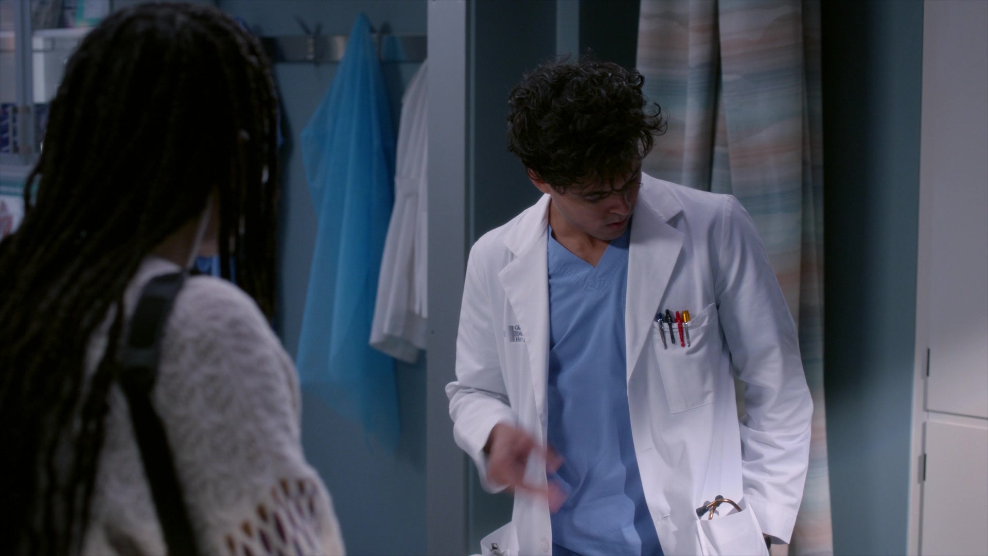 Greys_Anatomy_S19E11_1575.jpg